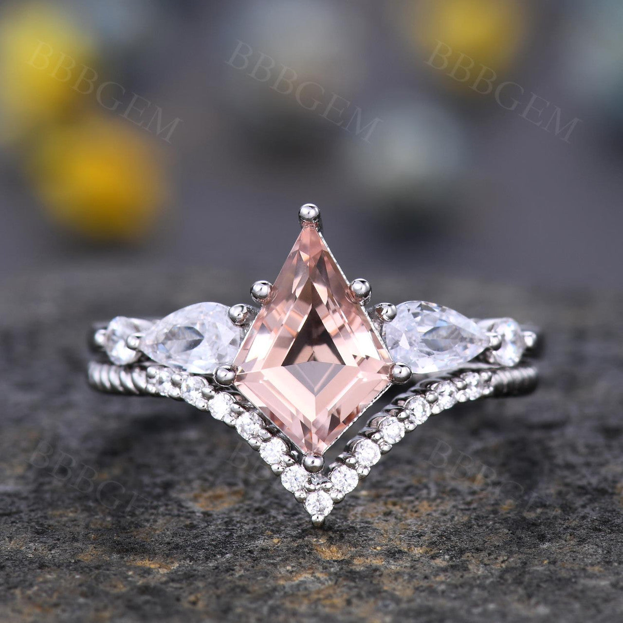 Elegant Kite-Shaped Step Cut Peach Morganite Wedding Ring Set in White Gold – Perfect for Bridal Jewelry, Engagement Rings & Anniversary Gifts