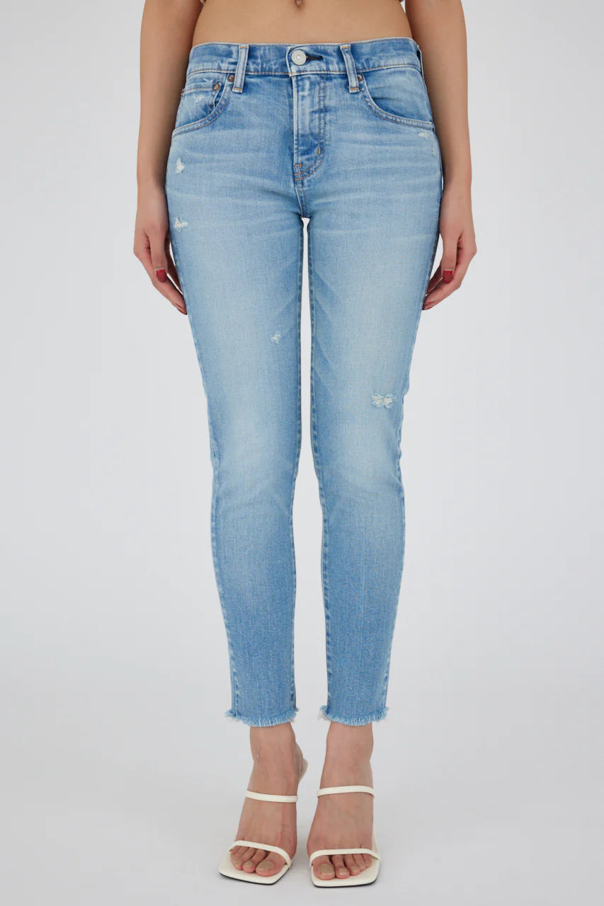 Stylish Andersonville Skinny Jeans in Light Blue - Perfect for Casual Outfits & Everyday Wear