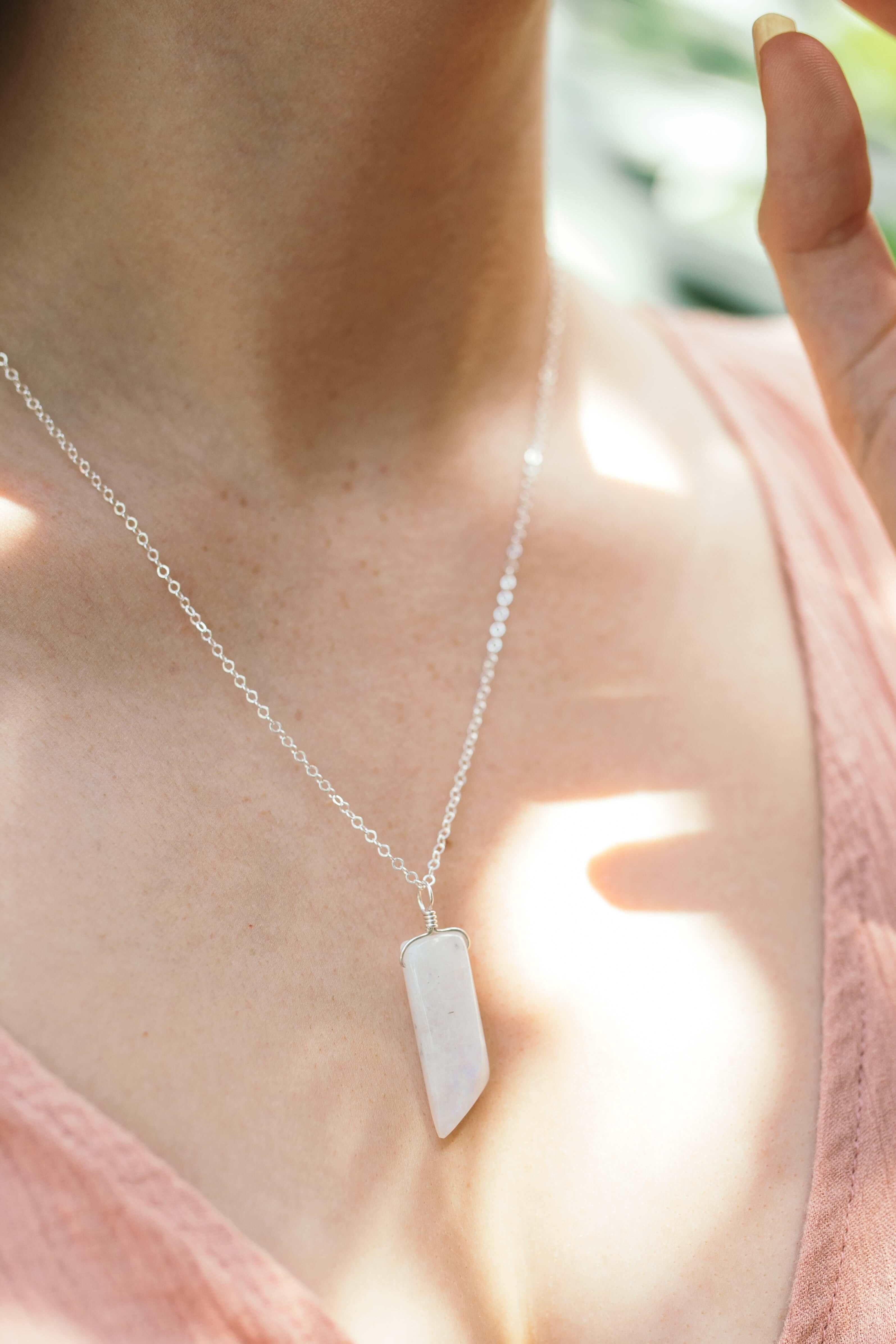 Natural Rainbow Moonstone Point Crystal Necklace – Healing Stone Jewelry for Meditation, Energy Balancing & Spiritual Growth