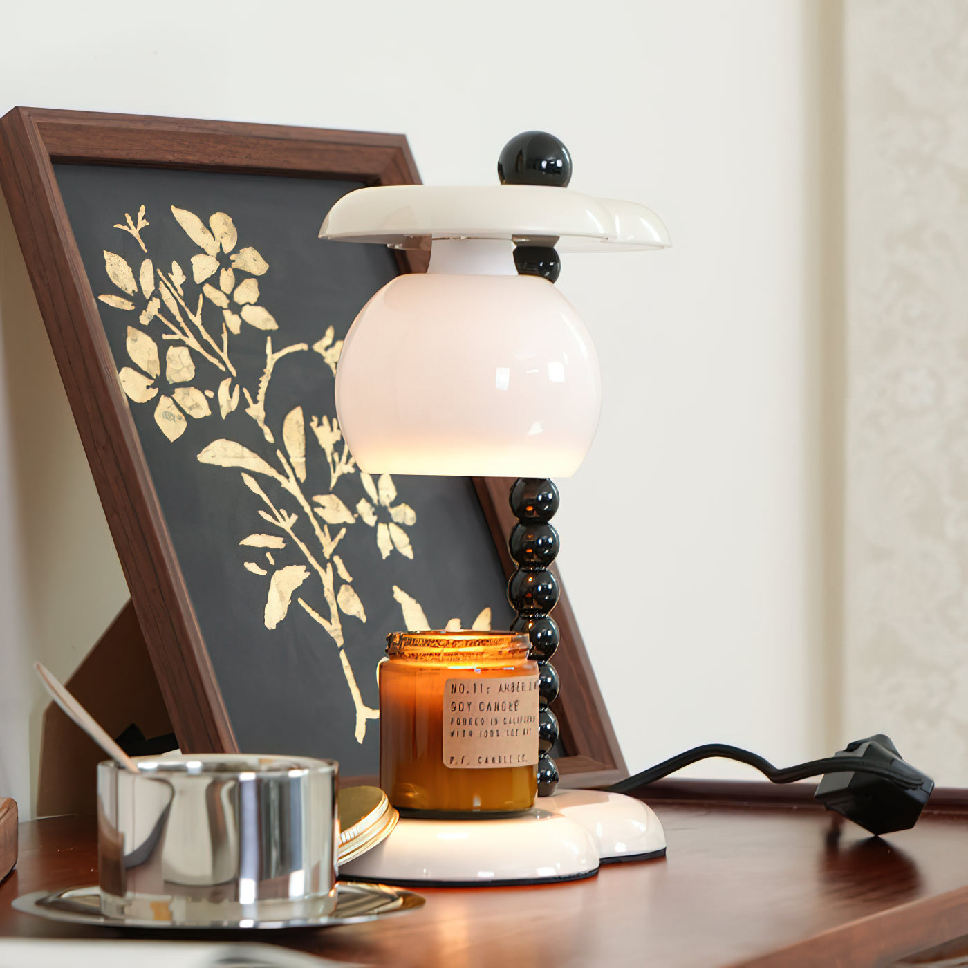 Everalda Modern Table Lamp - Stylish Bedside & Desk Lighting for Home & Office - Perfect for Reading, Working & Decorating