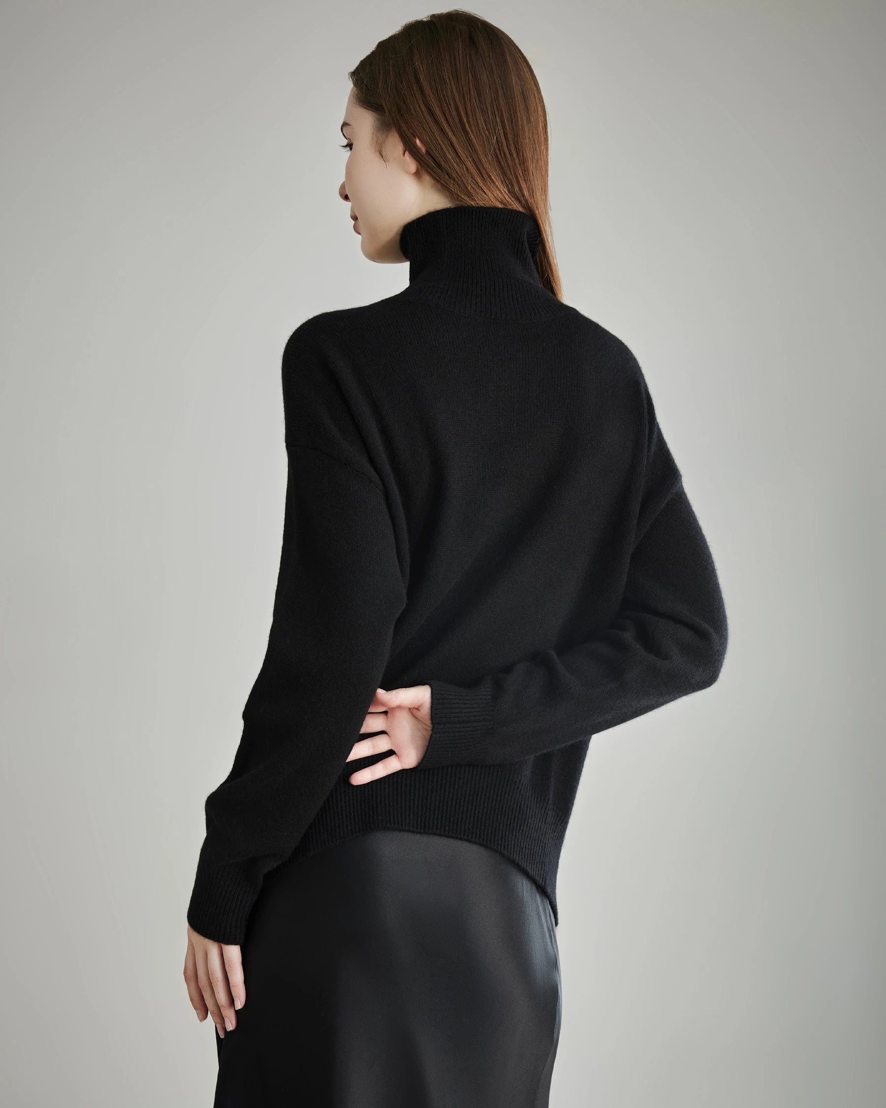 Luxury Women's Oversized Turtleneck Cashmere Sweater - Soft & Warm Winter Pullover for Casual Outfits, Office Wear & Holiday Fashion