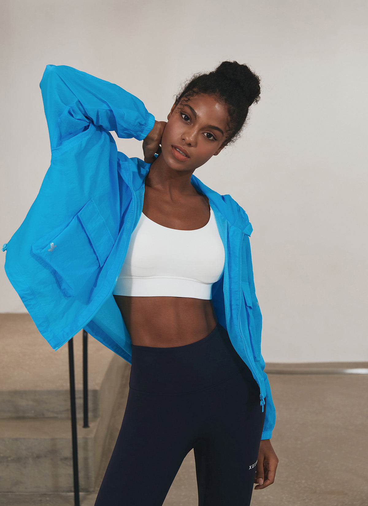 Stylish 2-Way Crop Hood Windbreaker Jacket for Women - Lightweight & Breathable for Outdoor Activities, Running, and Casual Wear