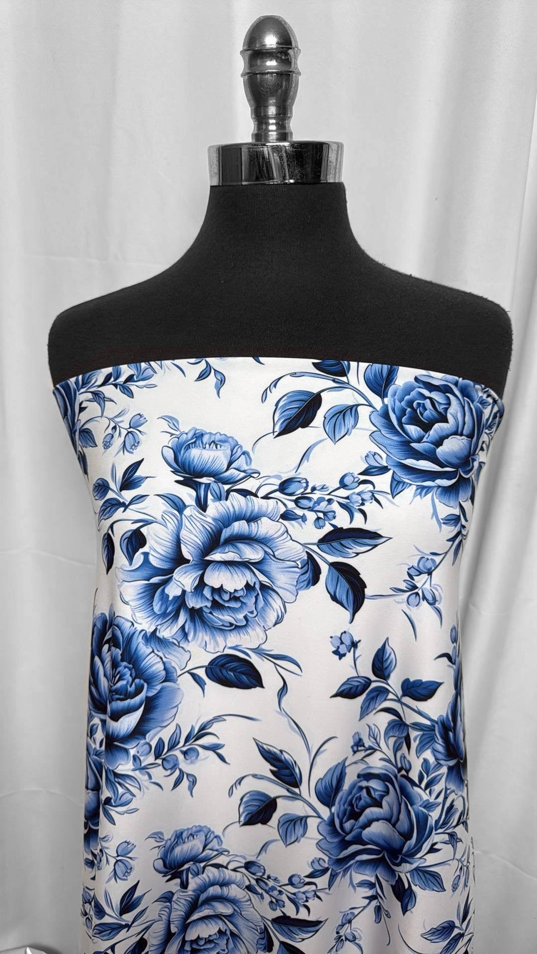 Ink & Ivory Floral Print Poly/Spandex Stretch Fabric - 3 Yard Cut Brushed Performance Material for DIY Dresses, Skirts & Home Decor Projects