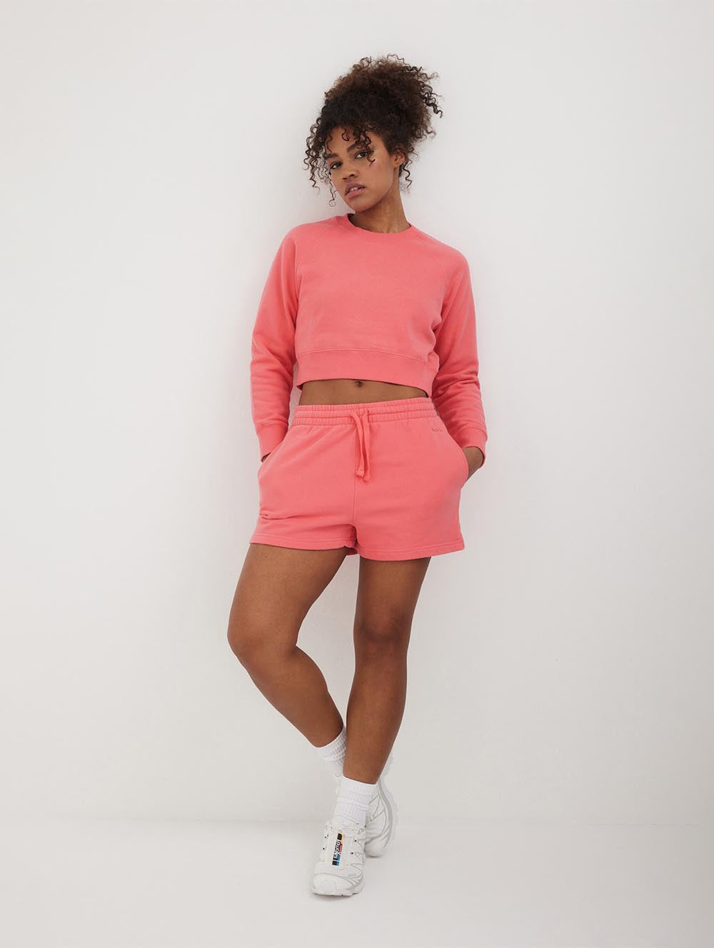 Women's Eco-Friendly Fleece Cropped Crewneck Sweatshirt with Crown Design - Cozy Casual Wear for Fall & Winter, Perfect for Lounge, Workout, and Street Style