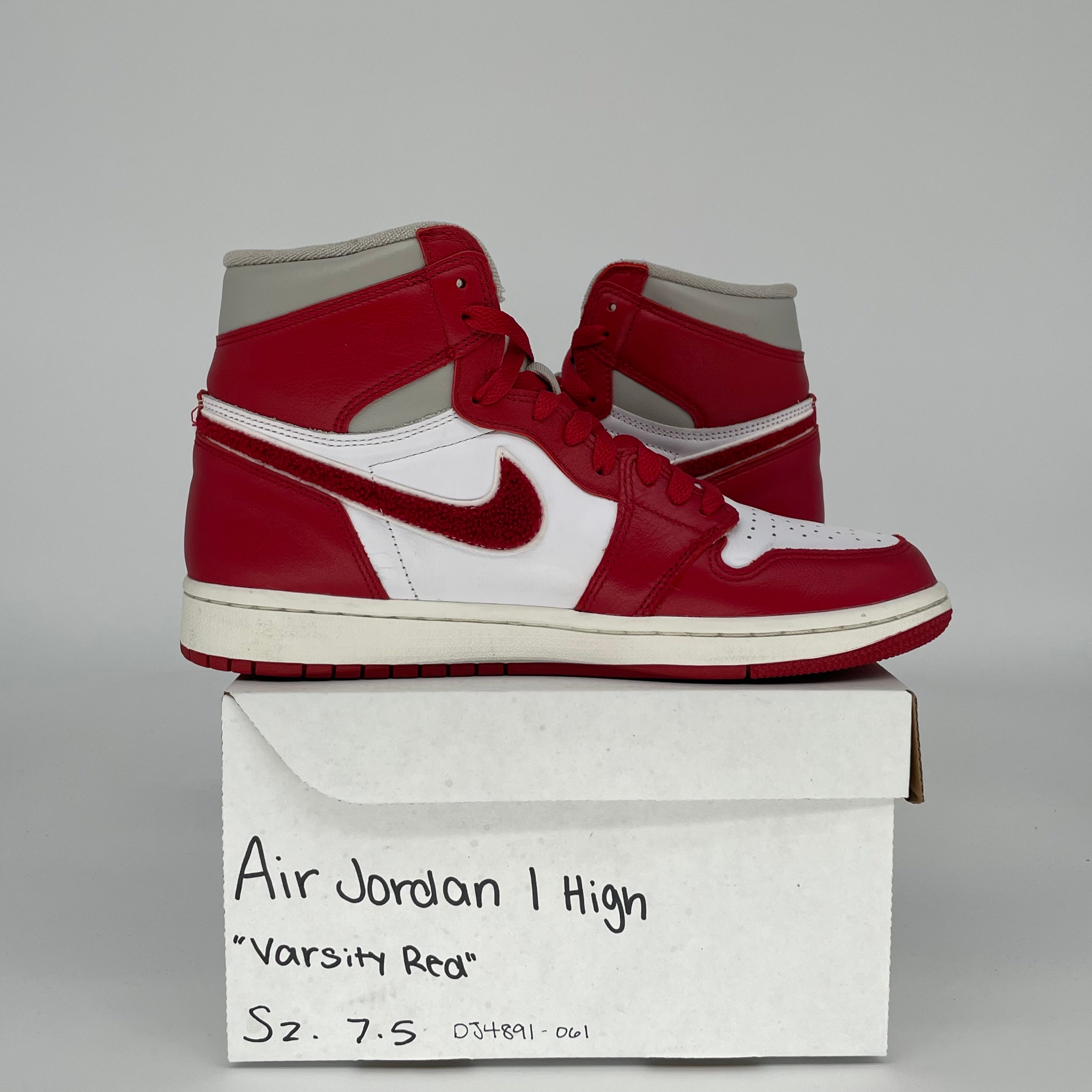 AIR JORDAN 1 Retro High OG Varsity Red Women's Size 7.5/9W - DJ4891-061 | Classic Basketball Sneakers for Streetwear & Casual Outfits