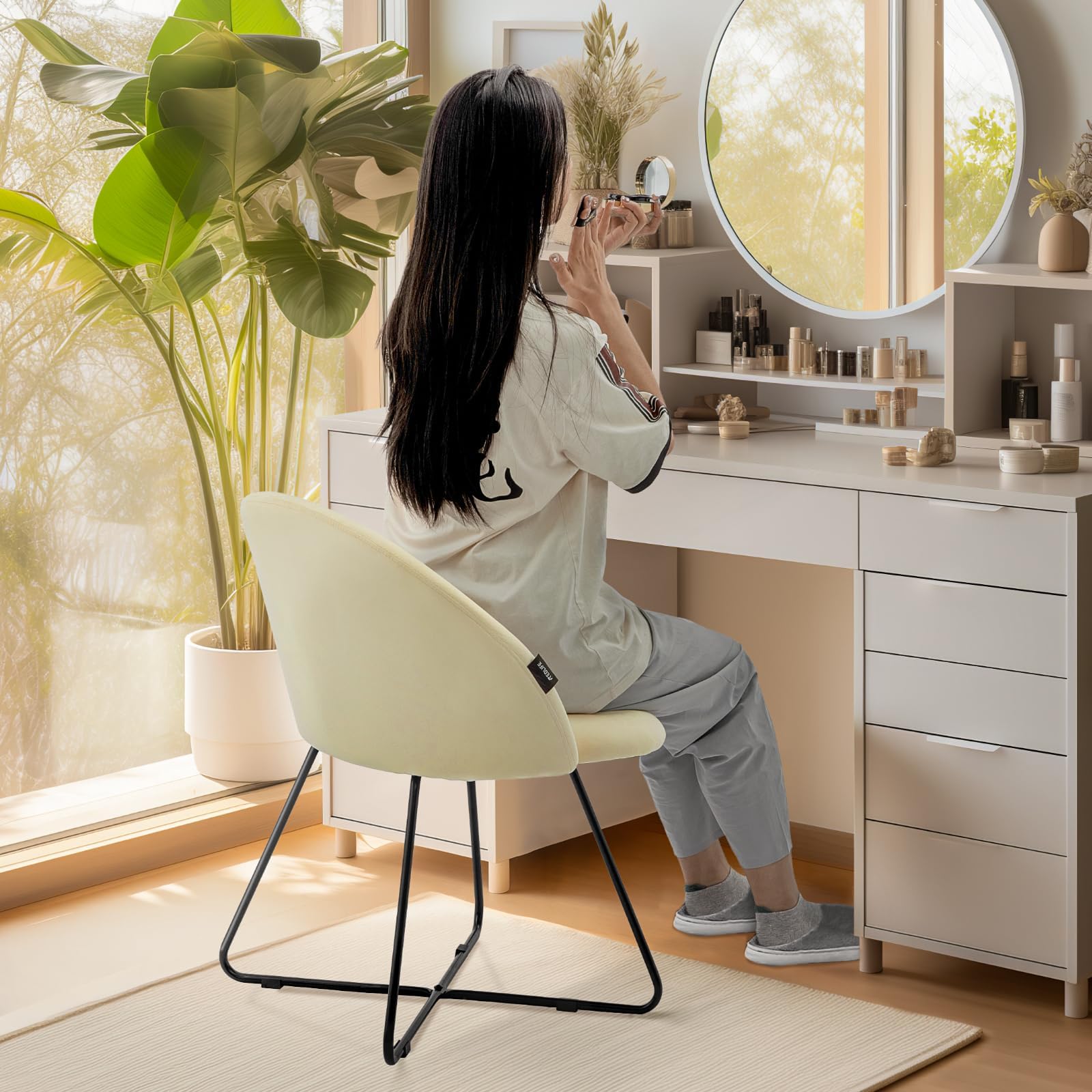 Redlife Velvet Vanity Chair with Back - Modern Upholstered Makeup Chair for Bedroom & Dressing Room, Beige Accent Chair for Women's Beauty Station & Home Decor