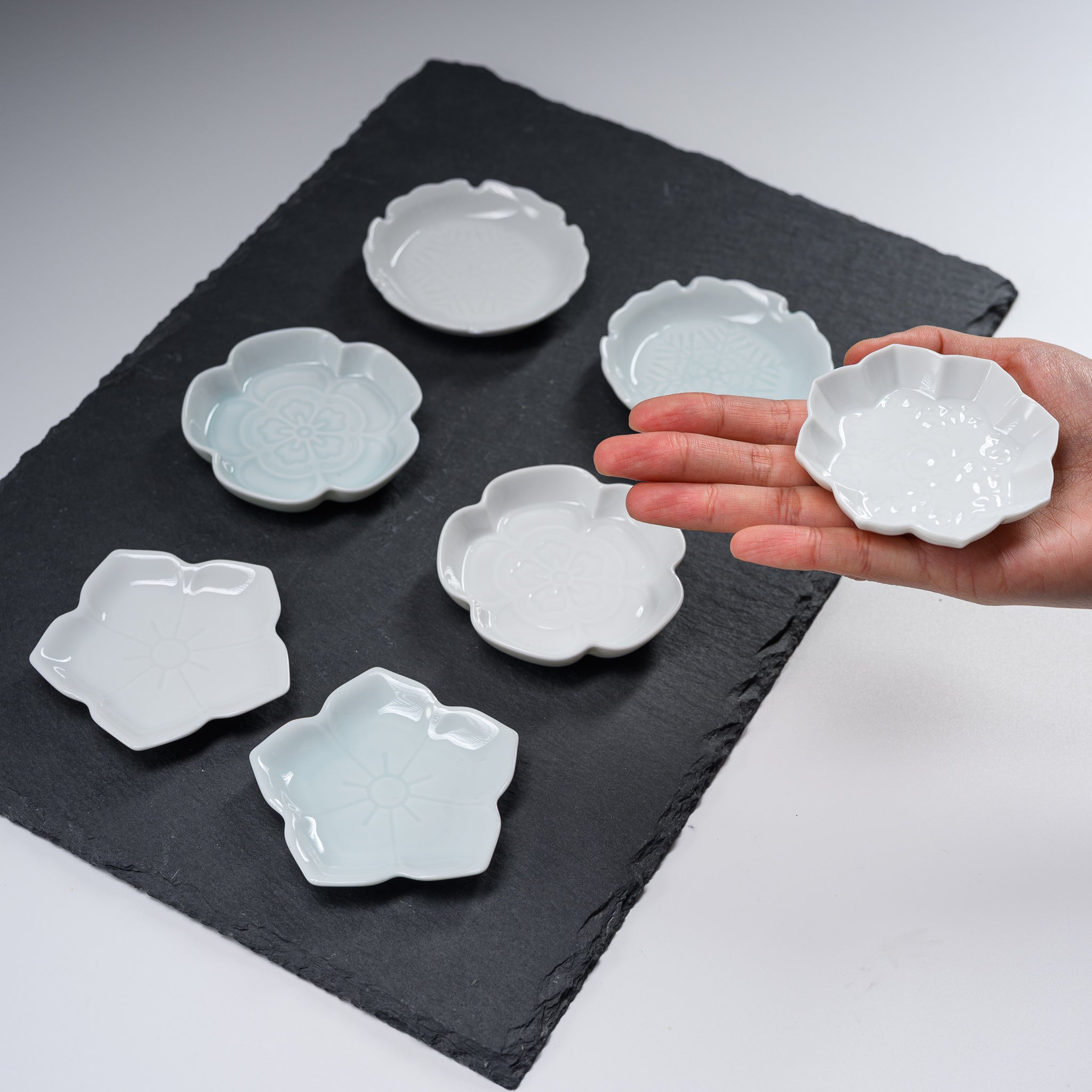 MIYAMA Mino Ware Small Condiment Plate - 7 Stylish Japanese Ceramic Dishes for Soy Sauce, Wasabi & Sushi - Perfect for Asian Dining & Home Decor