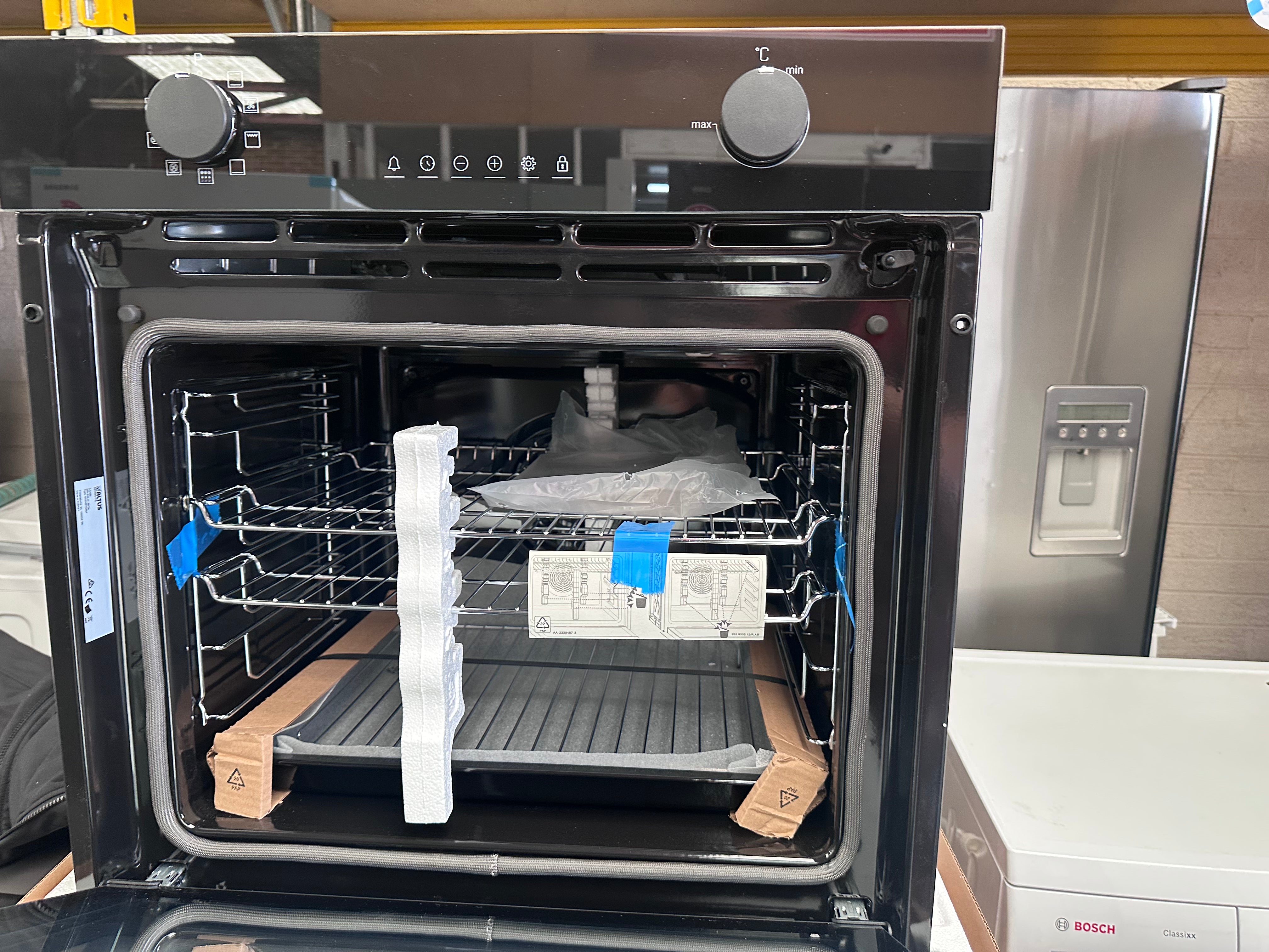 Brand New Altus 600mm Multi Function Pyrolytic Oven with 3 Year Warranty - Perfect for Large Family Cooking & Self-Cleaning Convenience