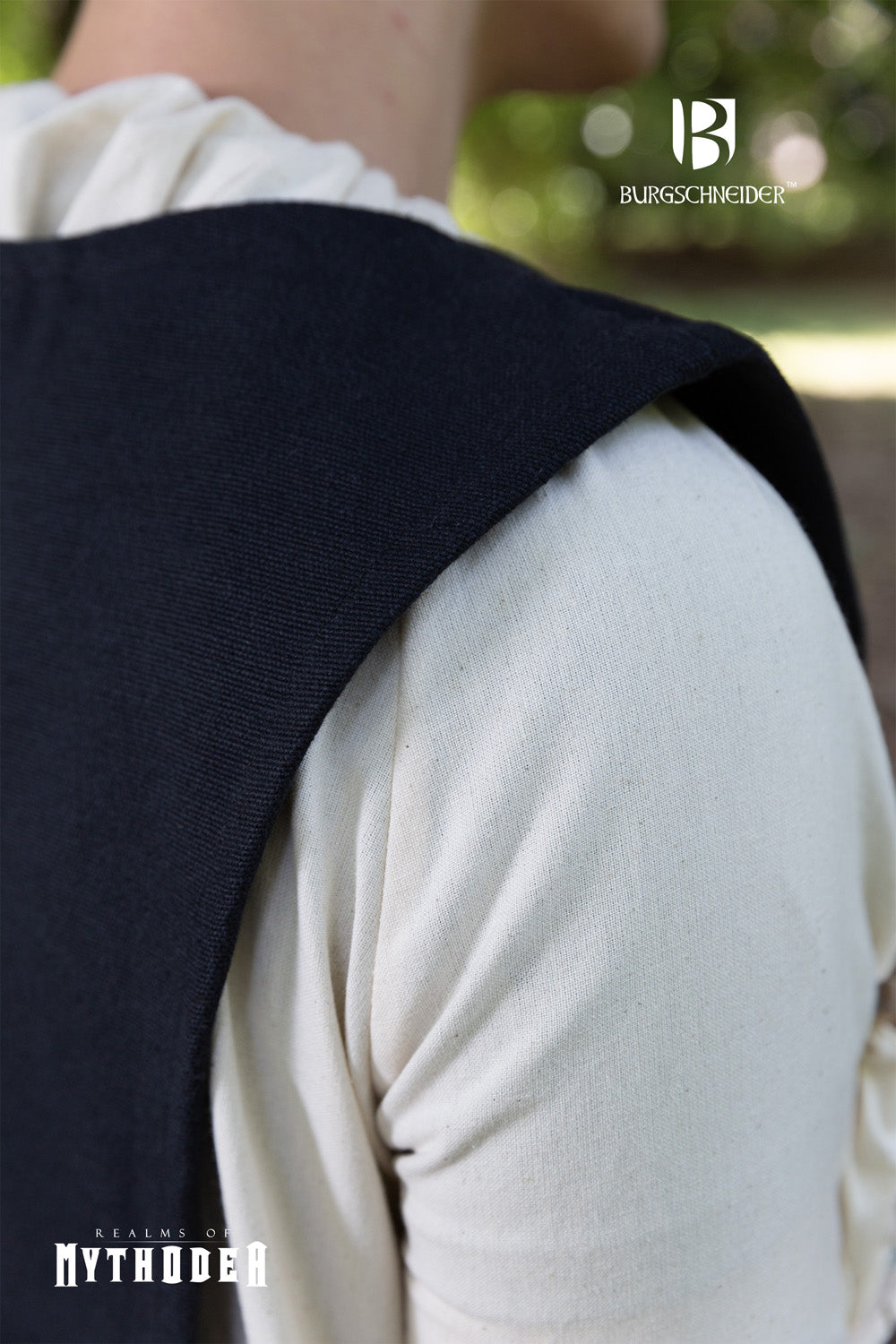 Black Dynasty Tabard - Medieval Renaissance Costume for LARP, Cosplay & Historical Reenactment | Perfect for Halloween, Theater & Fantasy Events