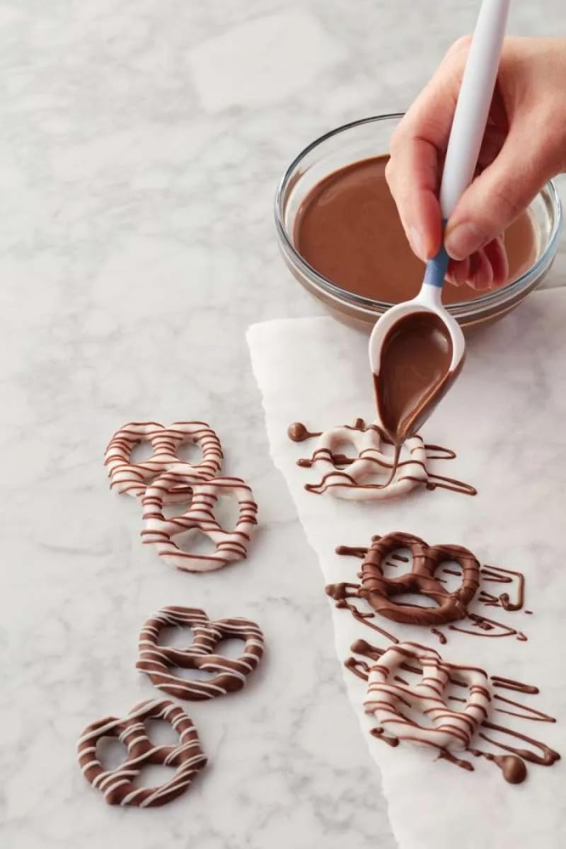 Wilton Candy Melts Scoop for Baking & Decorating