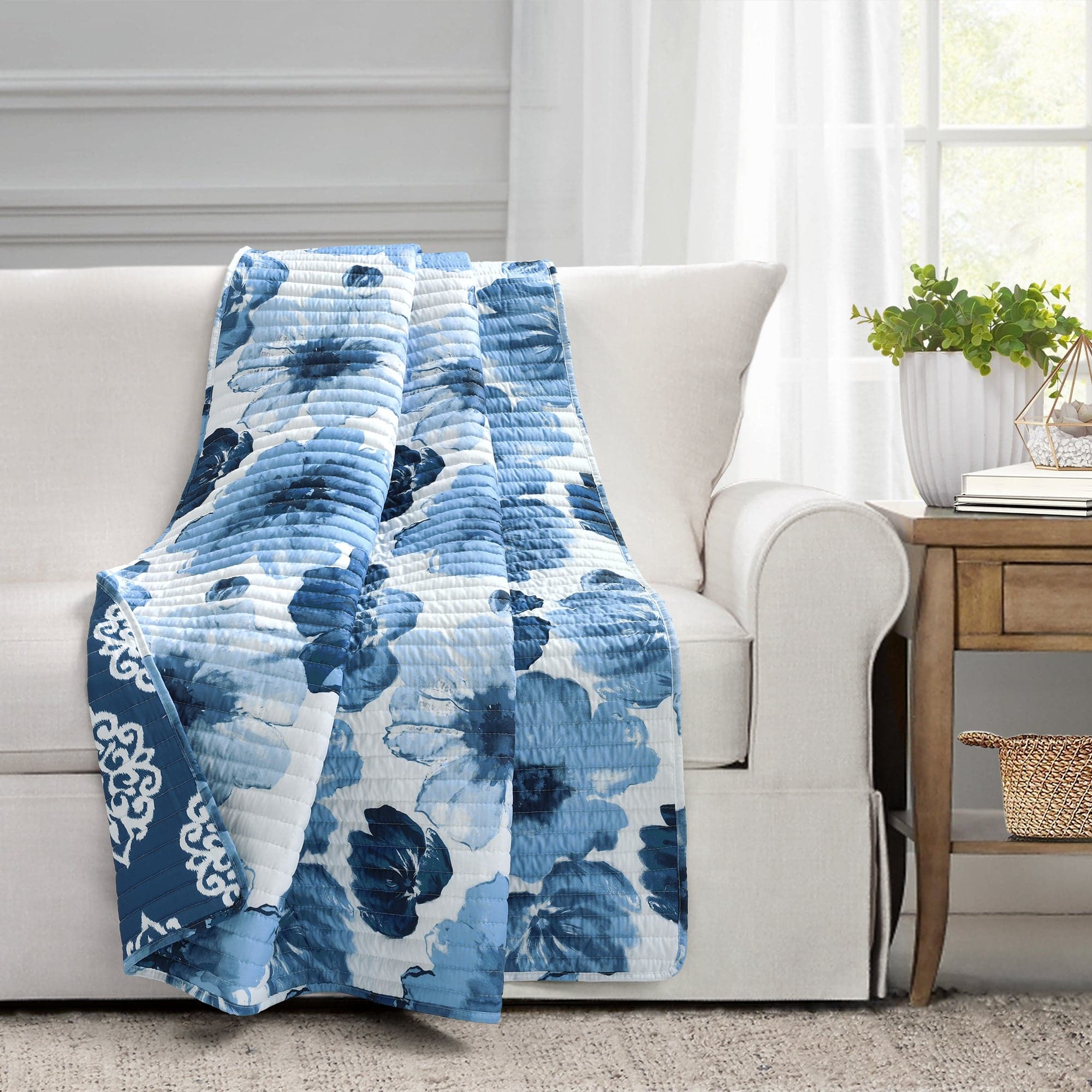 Leah Throw Blanket - Soft & Cozy Knit Throw for Couch, Bed, Sofa - Perfect for Home Decor, Living Room, Gift Idea