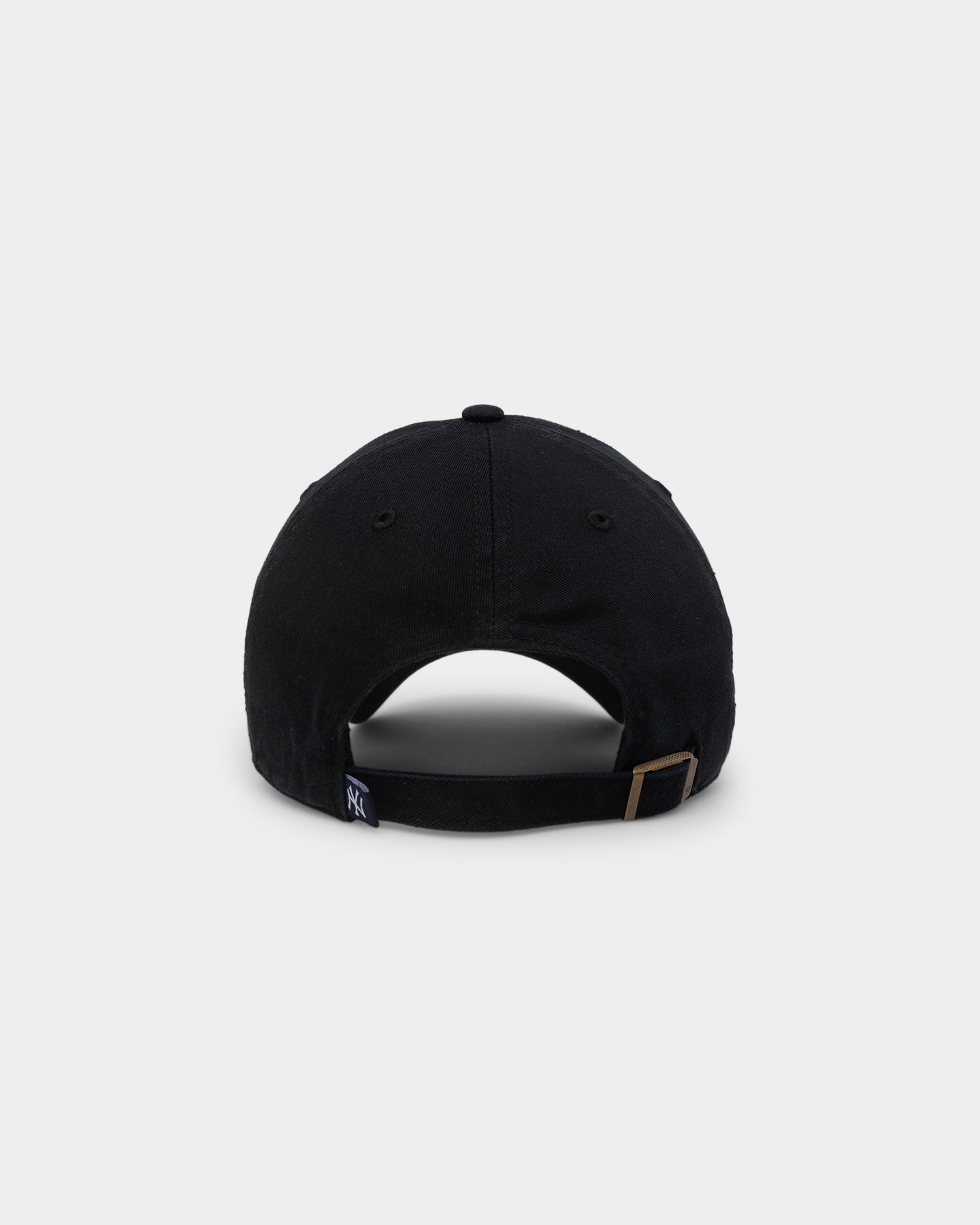 New York Yankees 47 Brand Clean Up Strapback Hat - Black/Black Adjustable Snapback for Baseball Fans - Perfect for Games, Streetwear & Casual Outfits