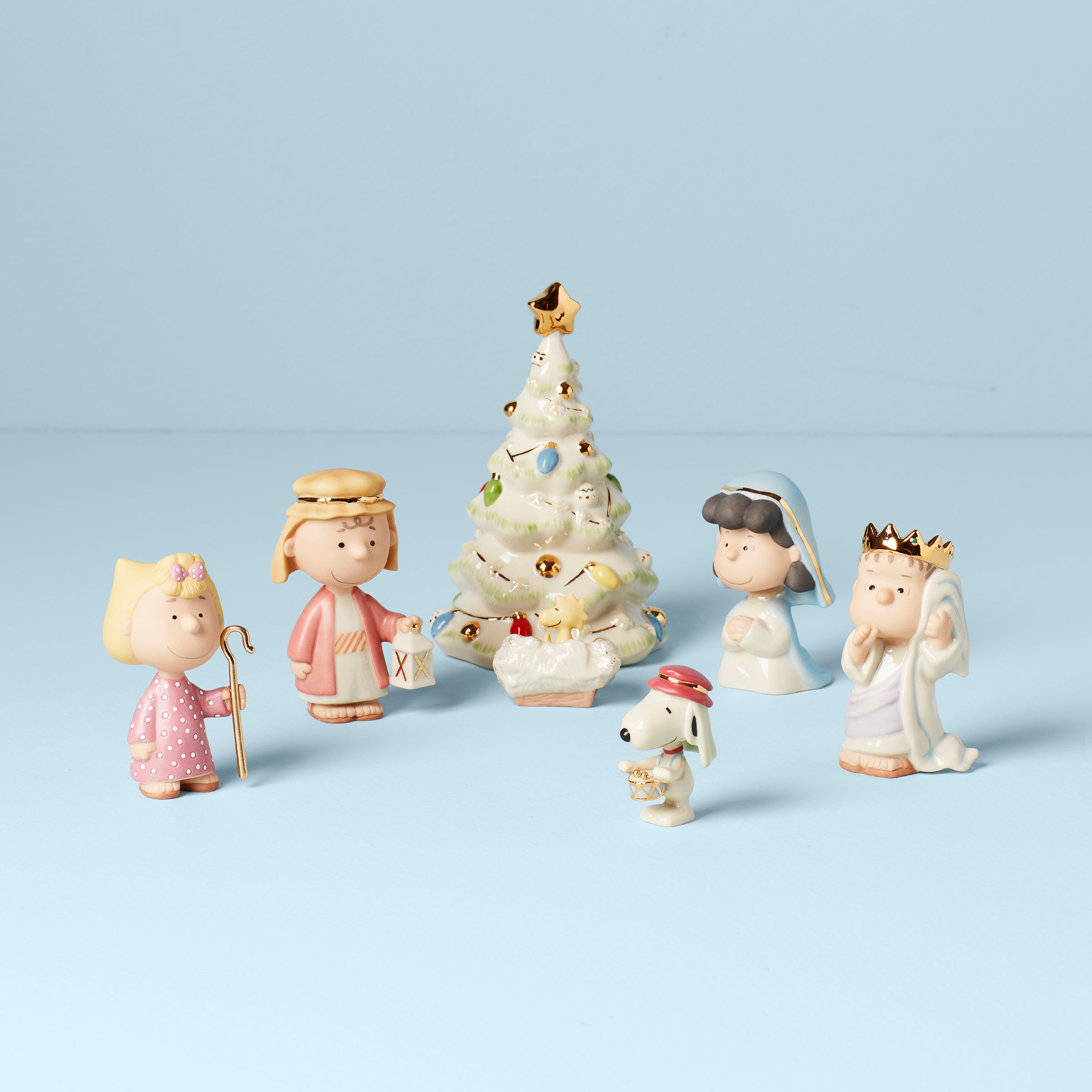 Peanuts 7-Piece Christmas Figurine Set - Snoopy & Charlie Brown Nativity Scene for Holiday Decorations & Gift Giving