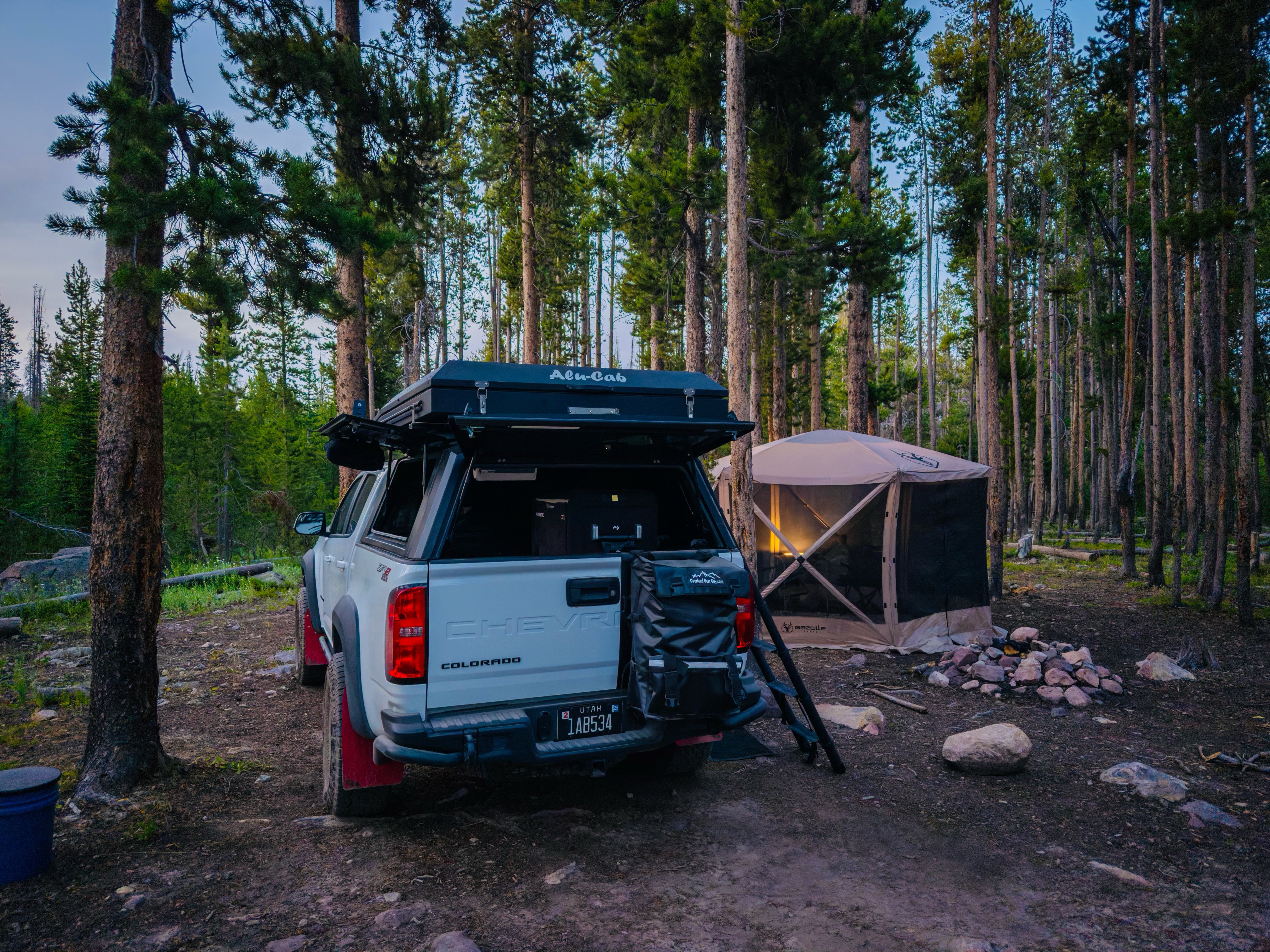 The Max Adventure Tailgate Trash Bag - Heavy Duty Outdoor Garbage Can for Camping, Picnics & Tailgating - Waterproof & Durable Waste Container for Beach, Park & Road Trips