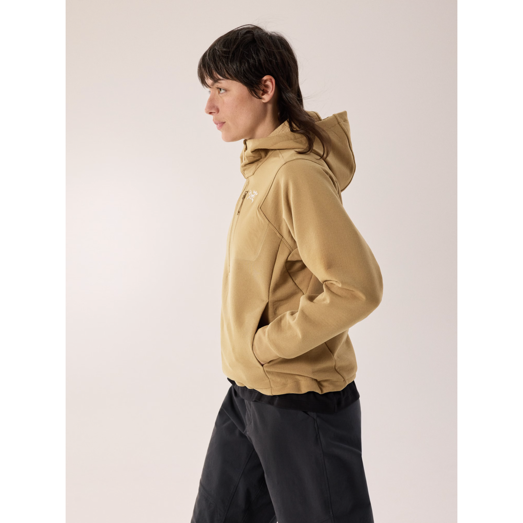 Arc'teryx Women's Aestas Pullover Hoody - Lightweight Summer Hiking & Outdoor Adventure Jacket for Travel & Camping