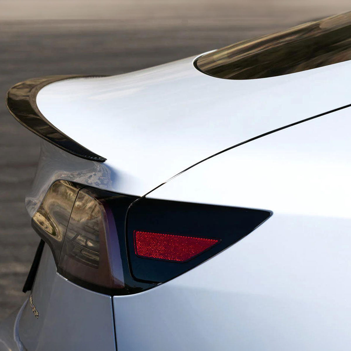 High Performance Carbon Fiber Spoiler for Tesla Model 3 & Y - Lightweight Aerodynamic Design, Improved Downforce & Battery Efficiency - Perfect for Racing, Track Days & Street Performance