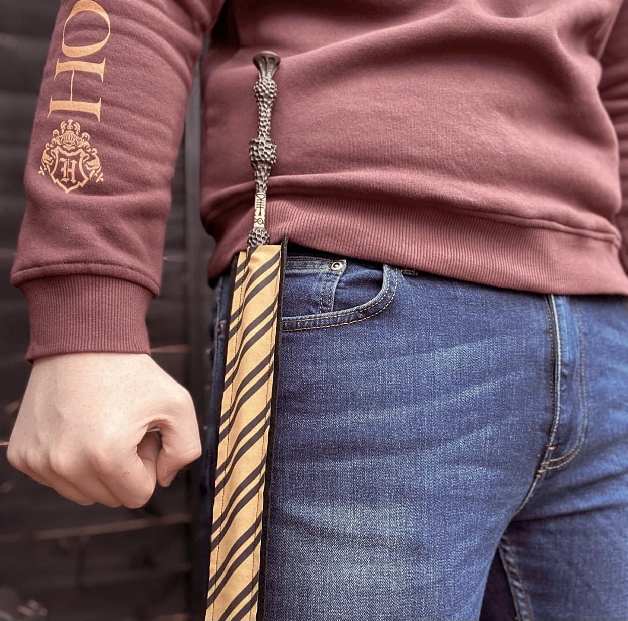 Harry Potter Inspired Wizard Magic Wand Holder & Holster - Official Hogwarts House Colors (Gryffindor, Slytherin, Hufflepuff, Ravenclaw) - Perfect for Cosplay, Halloween Costumes & Collectors Display