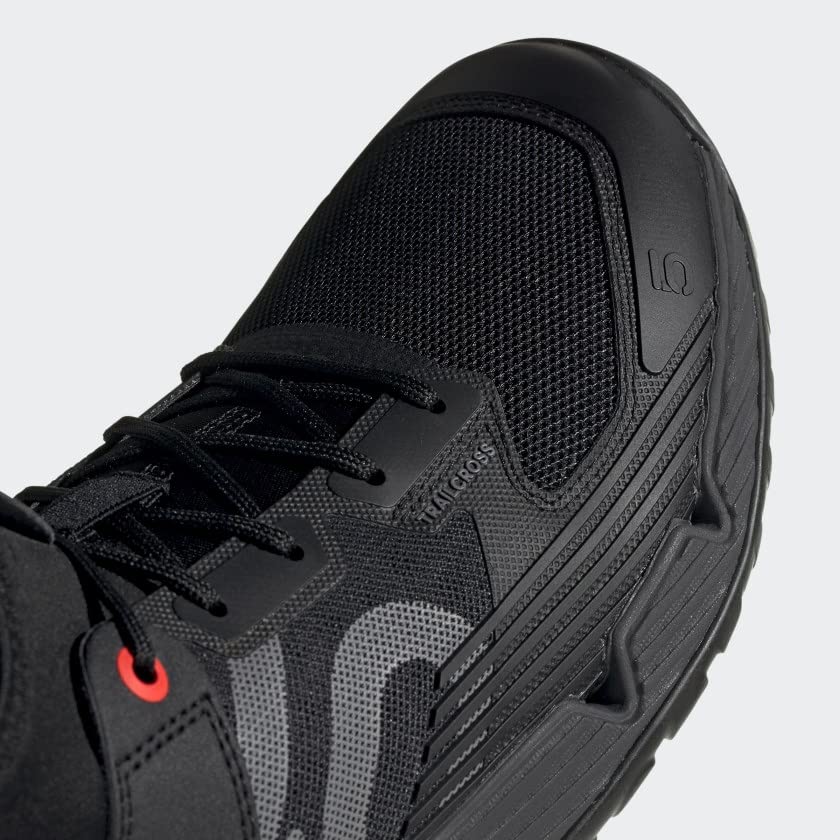 **Adidas Men's 5.10 Trailcross XT Lace-Up Sneakers - Black | Hiking & Outdoor Casual Shoes for Men**    **使用场景:** Perfect for hiking, trail running, and everyday casual wear.