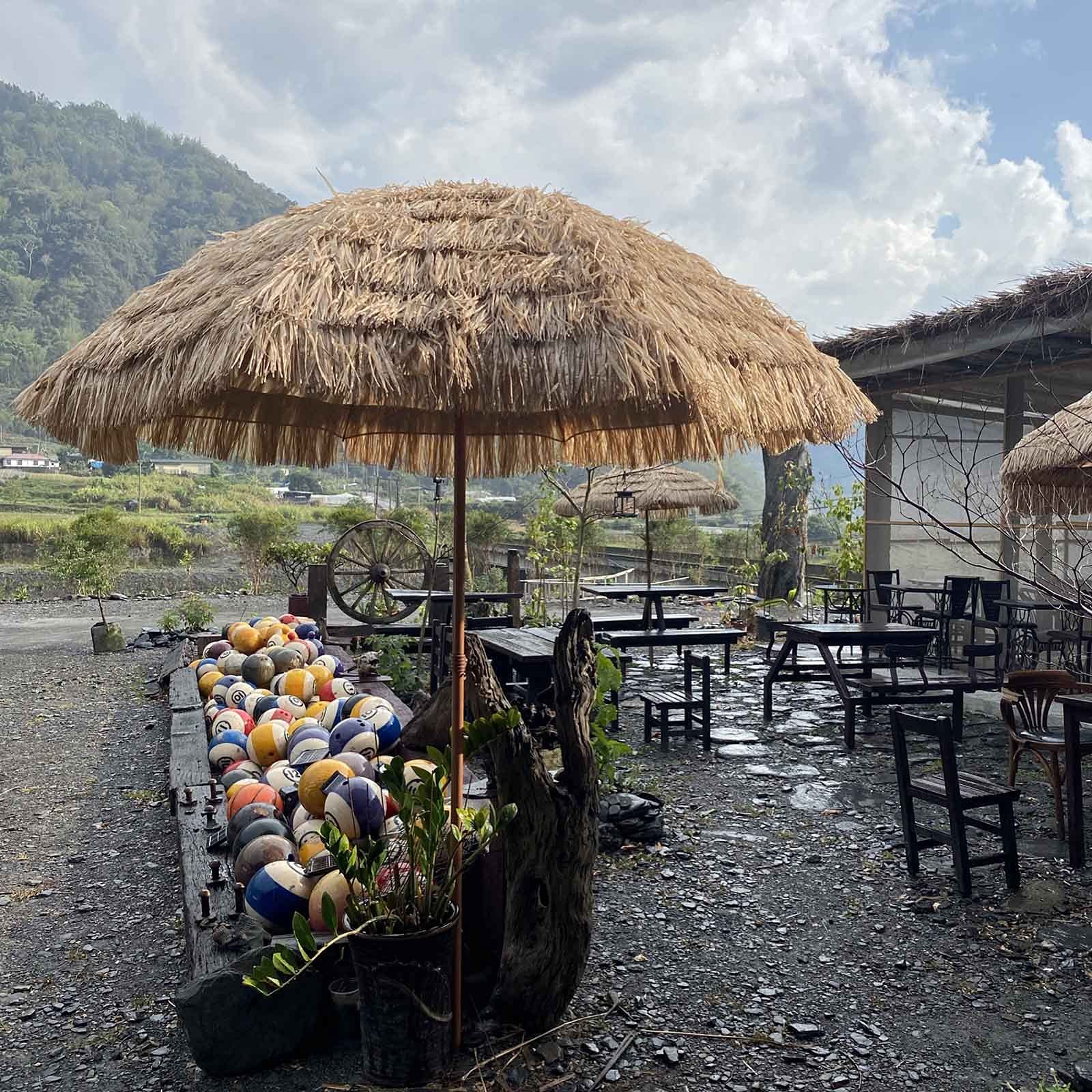 Hawaiian Beach Umbrella with 45° Tilt Pole - 94×82in Tropical Patio Umbrella for Outdoor, Garden & Poolside - Natural Straw Design Perfect for Backyard, Resort & Beach Parties