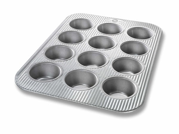 Non-Stick Silicone Muffin Pan with Lid - 12 Cup Baking Tray for Cupcakes, Muffins & Desserts - Perfect for Home Baking, Parties & Meal Prep