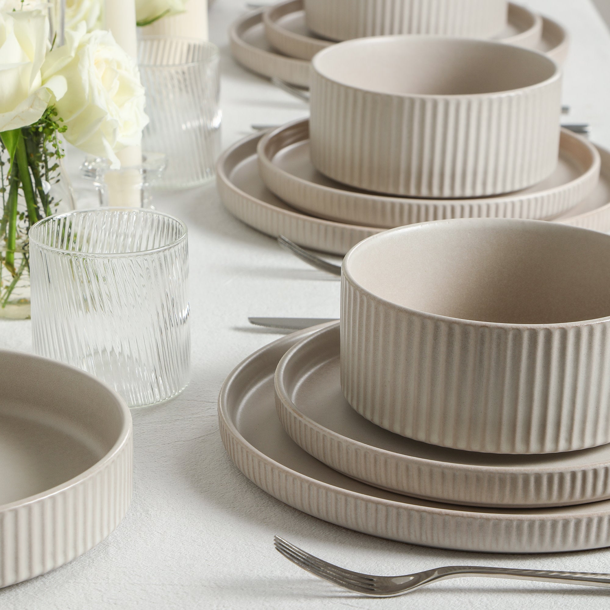 Premium Borosilicate Glass & Stoneware Dinnerware Set - Durable & Elegant Beige Tableware for Everyday Use, Entertaining & Special Occasions