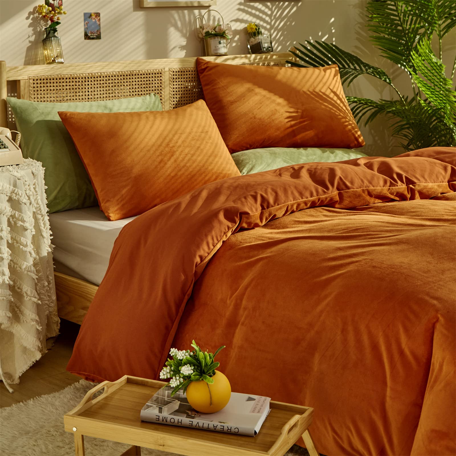 Luxlovery Queen Size Burnt Orange Sherpa Comforter Set - Ultra Soft Fluffy Plush Velvet Bedding, Warm Winter Flannel Blanket, Thick Micromink Sherpa Rust Orange Bedspread for Cozy Bedroom Decor | Perfect for Cold Weather & Master Bedroom Upgrade