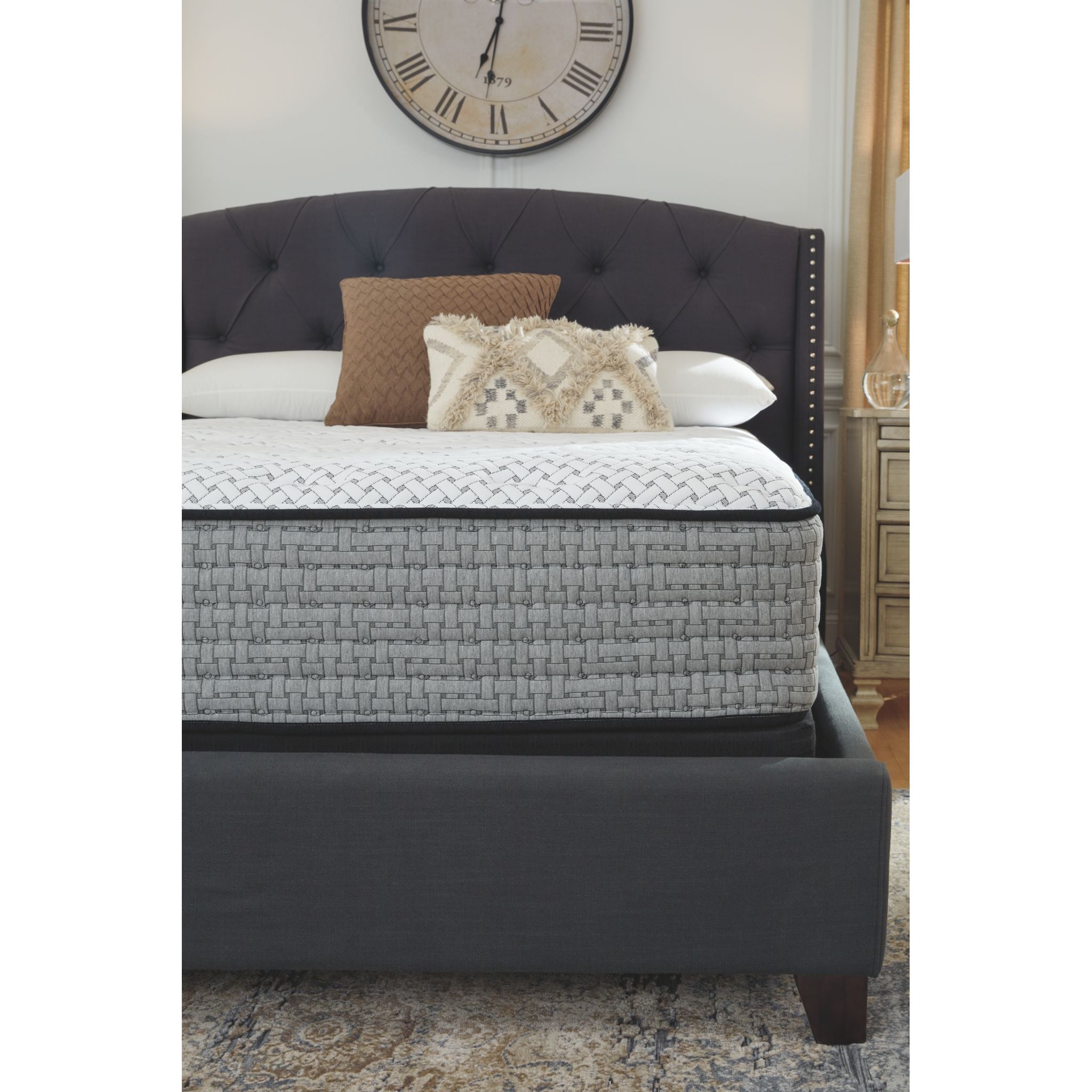 Ashley Sleep Santa Fe 15-Inch Innerspring Mattress in a Box - Queen Size, Medium Firm, Pressure Relief for Back & Side Sleepers - Perfect for Guest Rooms, Apartments & Dorm Use