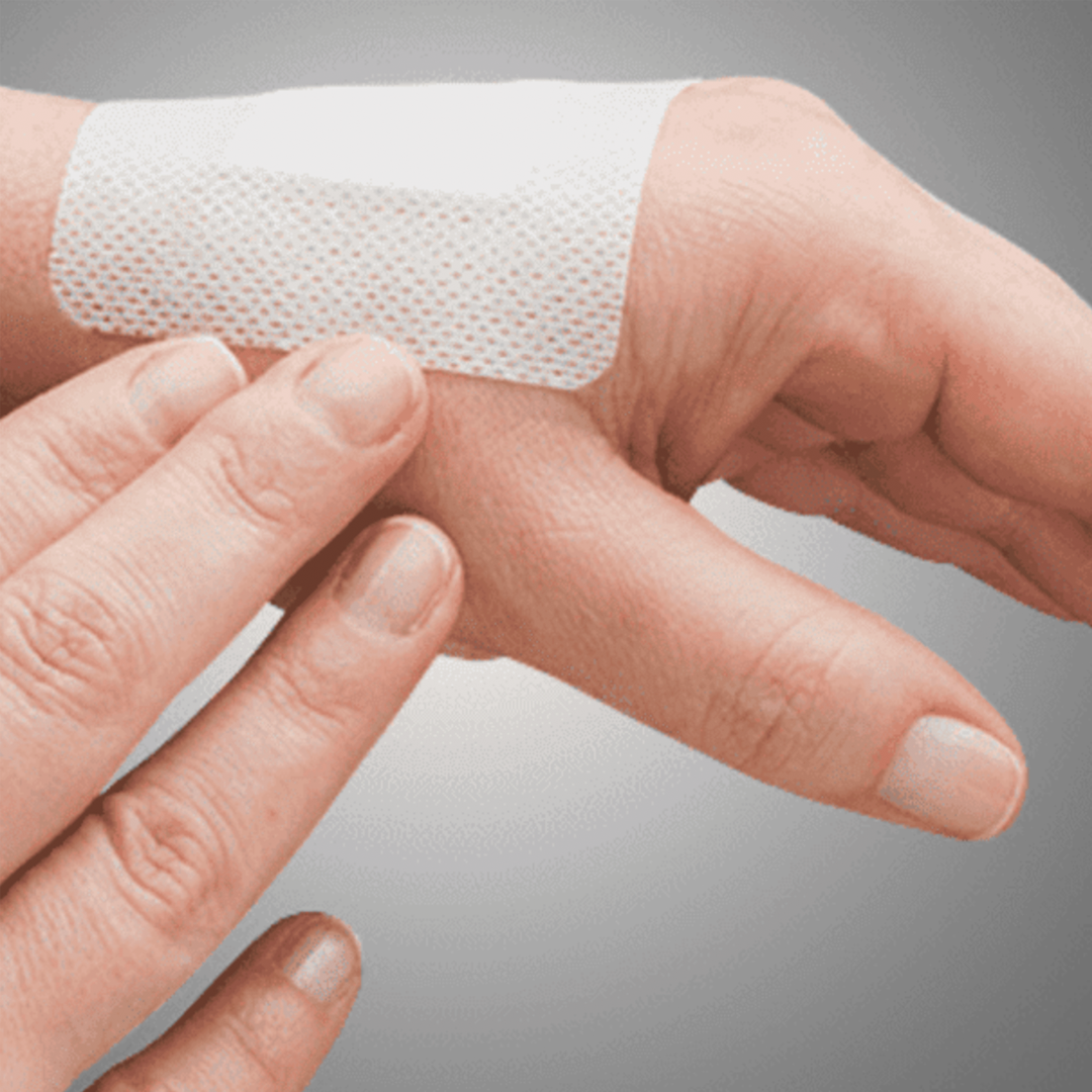 AeroFix Adhesive Island Dressing 6cm x 8cm - Waterproof Wound Care Bandage for First Aid, Surgery & Post-Treatment Protection - Ideal for Daily Use, Sports Injuries & Outdoor Activities