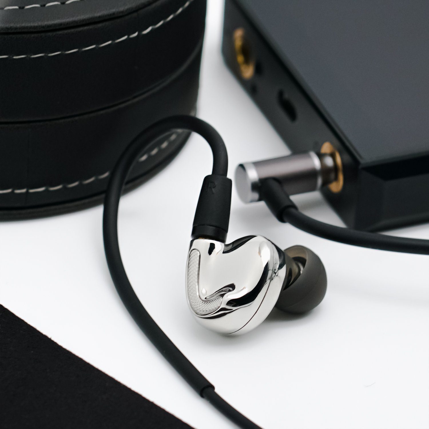 AUNE Jasper 10mm Ultra Linear Driver In-Ear Monitors (IEMs) - High Fidelity Earphones for Audiophiles, Musicians & Travel - Perfect for Studio Recording, Gaming & Commuting