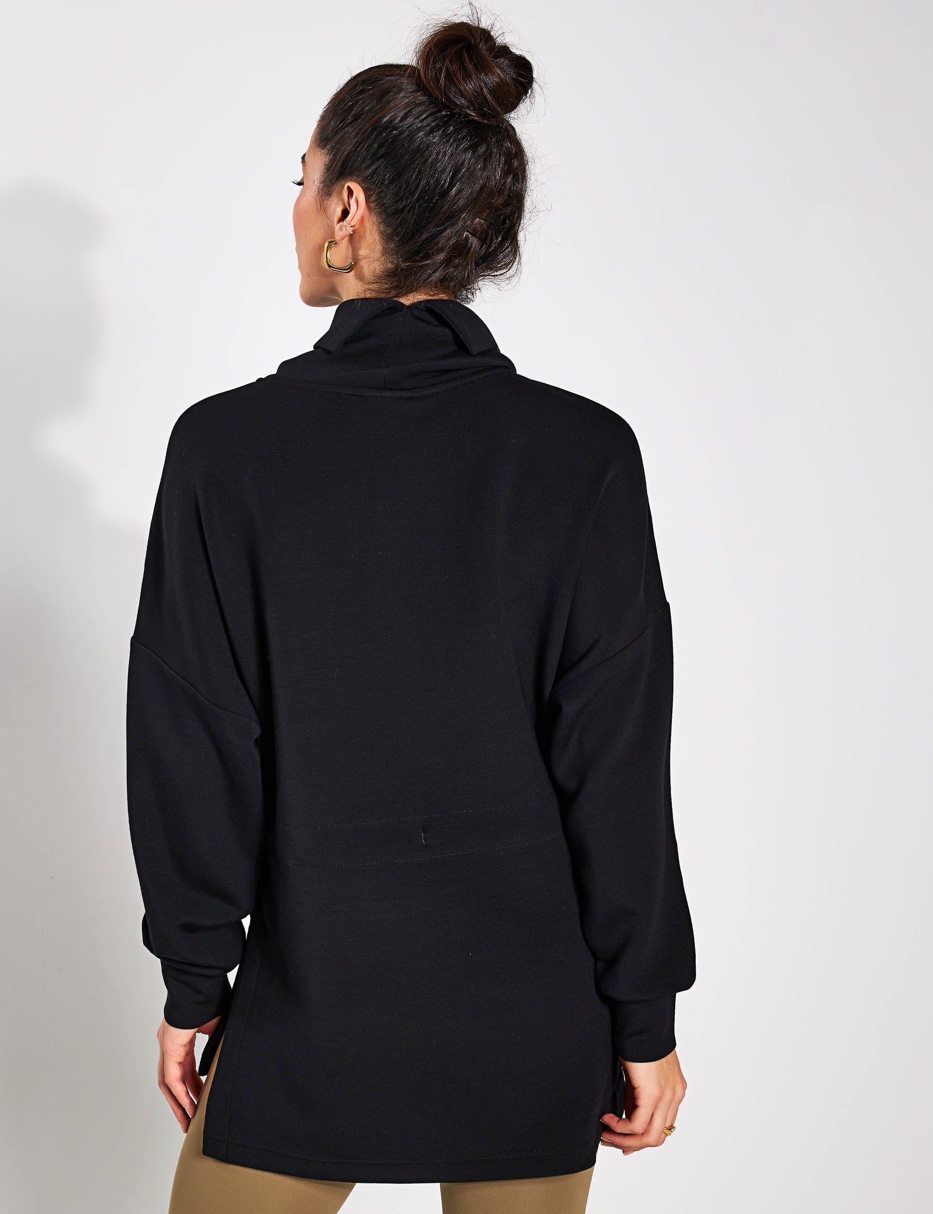 Freya Black Sweatshirt for Women - Cozy & Stylish Pullover for Casual Wear, Lounge & Outfits