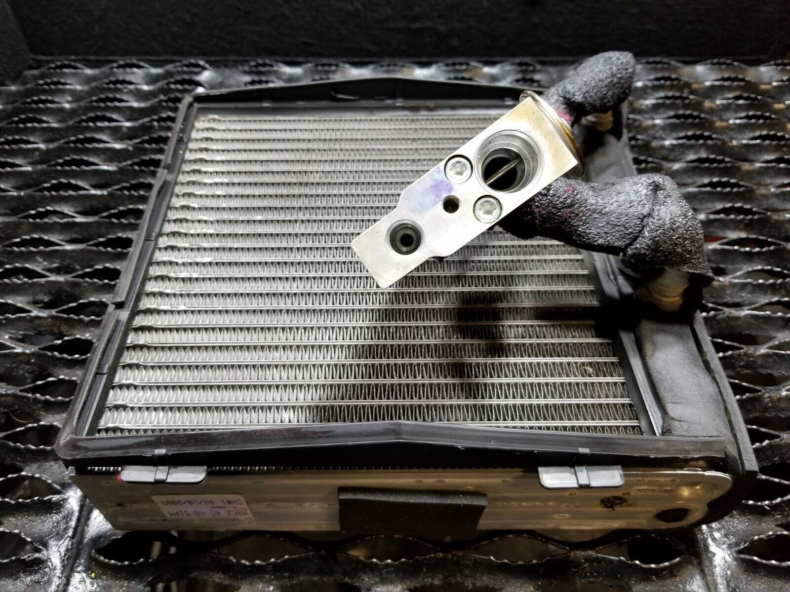 04 05 06 07 Infiniti QX56 AC Evaporator Core Replacement - OEM Quality Auto Air Conditioning Part for Cool Driving Comfort