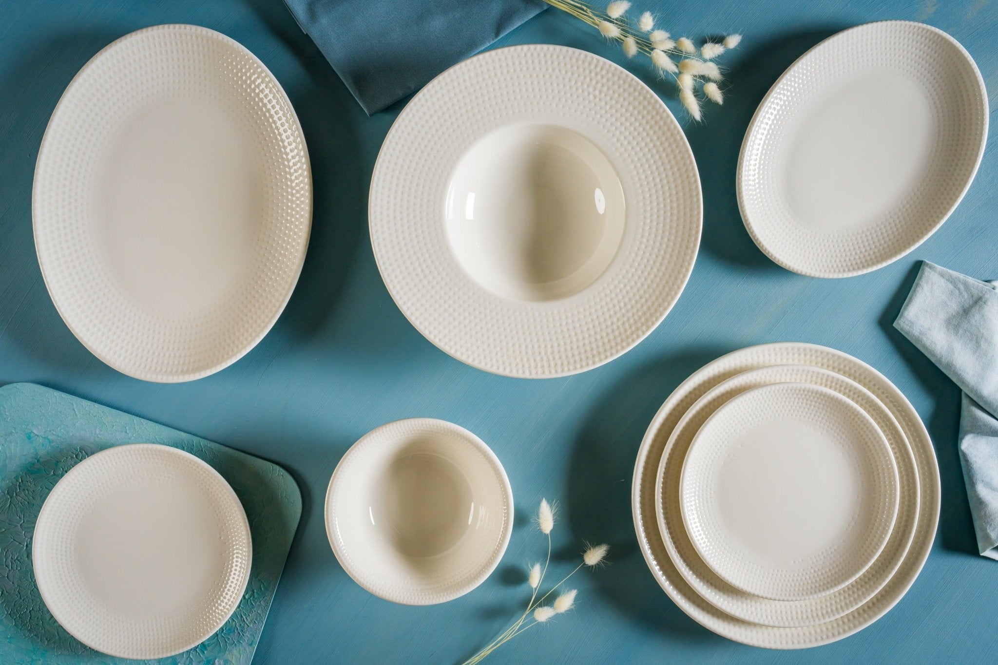 Pure Dot Dinnerware Set - 24-Piece Porcelain Tableware for 6, Includes Plates, Bowls & Mugs - Elegant Dinner Set for Restaurants, Weddings & Home Dining