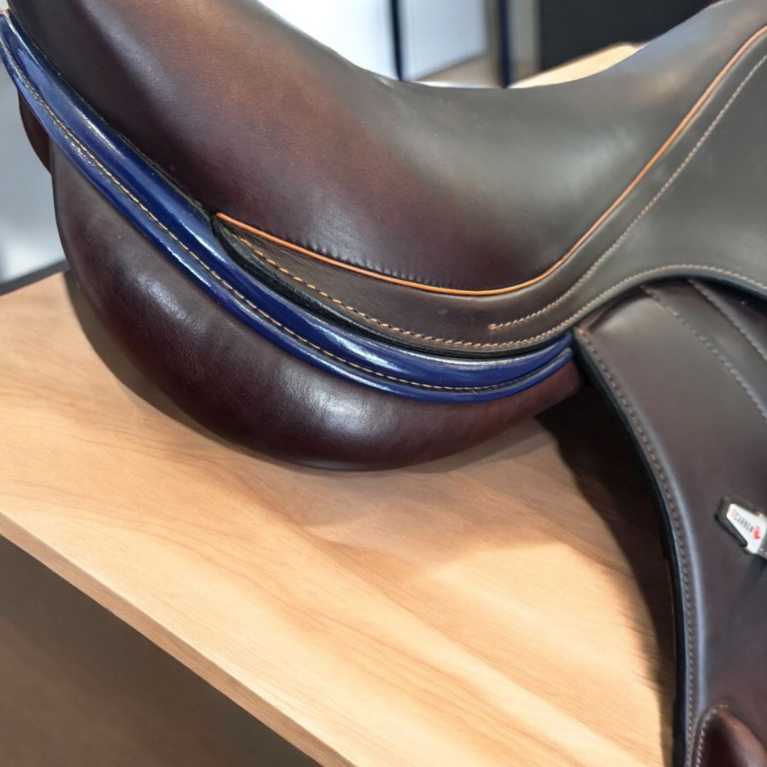 Equipe EK Go Eventing Consignment Saddle - 17.5 Inch Medium+1 with +0.5 Adjustment - Premium English Riding Saddle for Show Jumping, Dressage & Cross-Country Events
