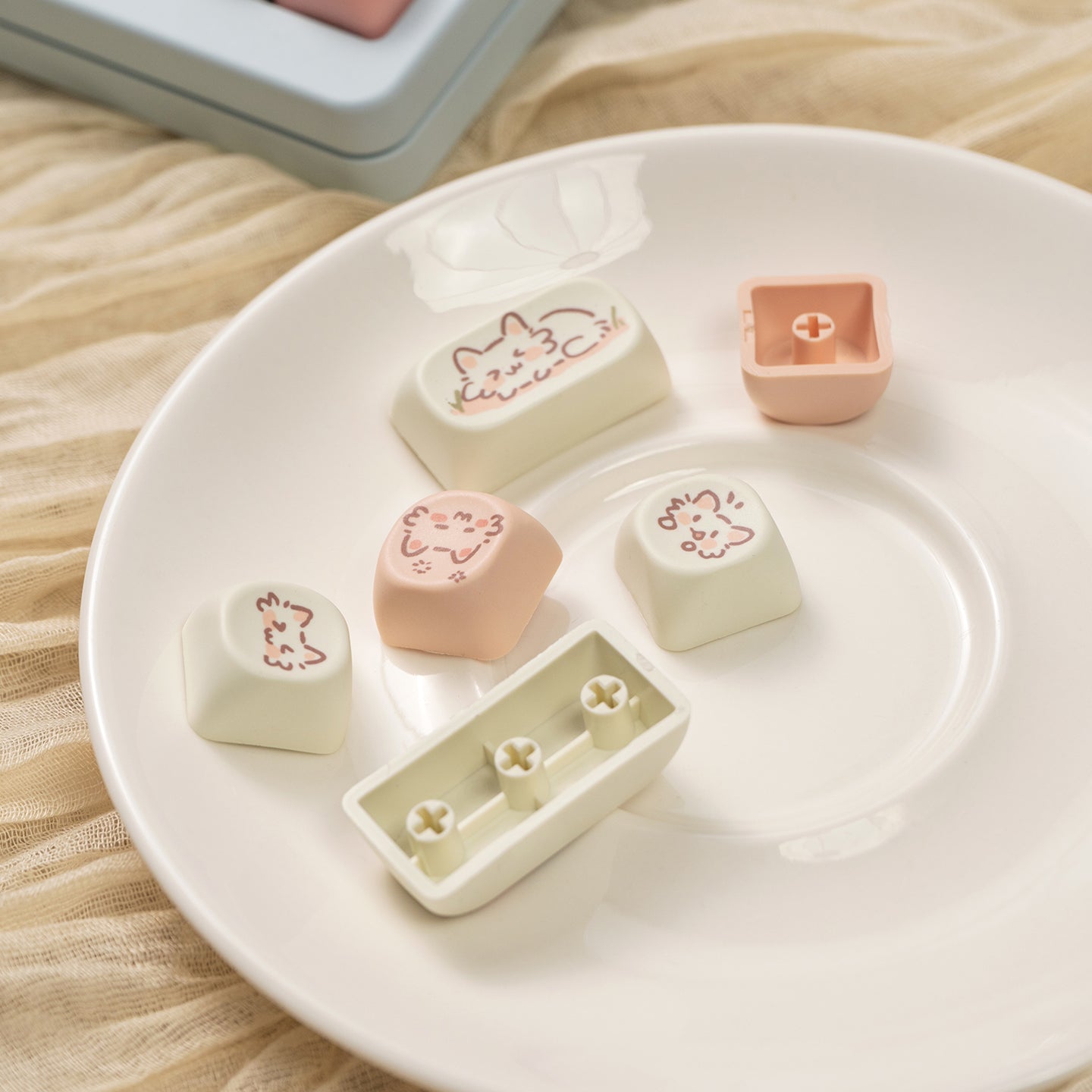 MOA Height Strawberry Kitten Magnetic Axis Mechanical Keyboard Keycap - PBT Dye-Sublimation Custom Keycaps for Gaming, Typing & Office Work