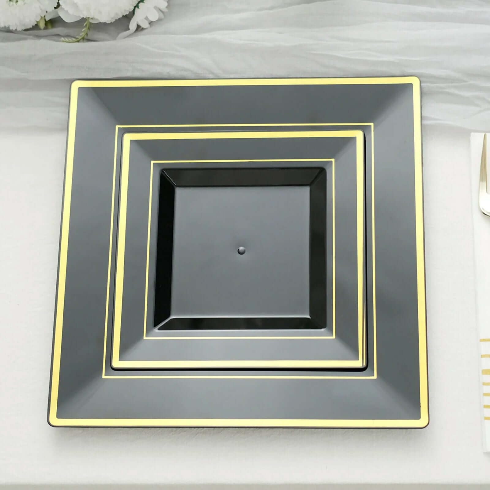 Efavormart 7 Inch Gold Trim Black Square Plastic Plates - 10 Pack for Salad, Dessert, Party, Wedding & Catering Events
