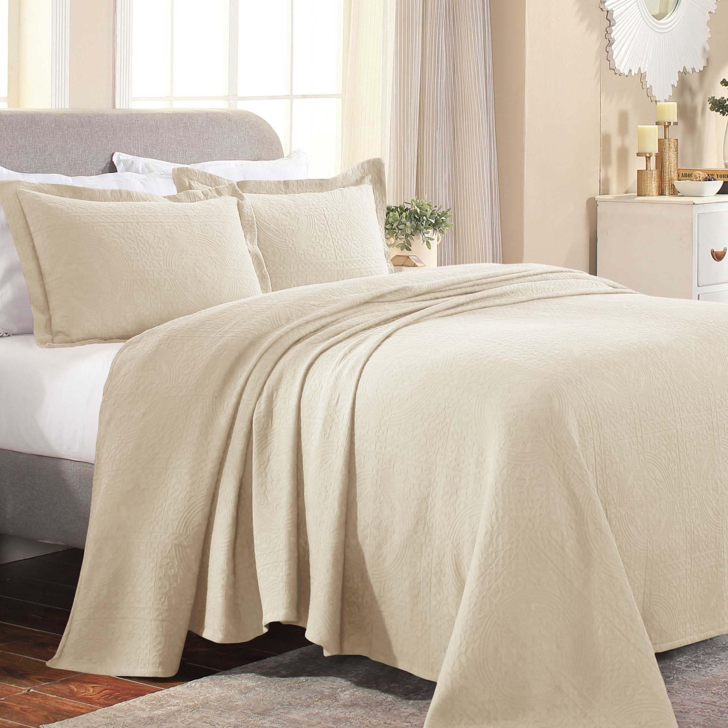 Premium Cotton Fleur De Lis Bedspread Set - All-Season Warm Blanket & Boho Medallion Coverlet for Full Size Bed | Includes 1 Bedspread & 2 Pillow Shams in Ivory | Perfect for Cozy Bedroom Decor, Guest Room Styling & Bohemian Home Aesthetics