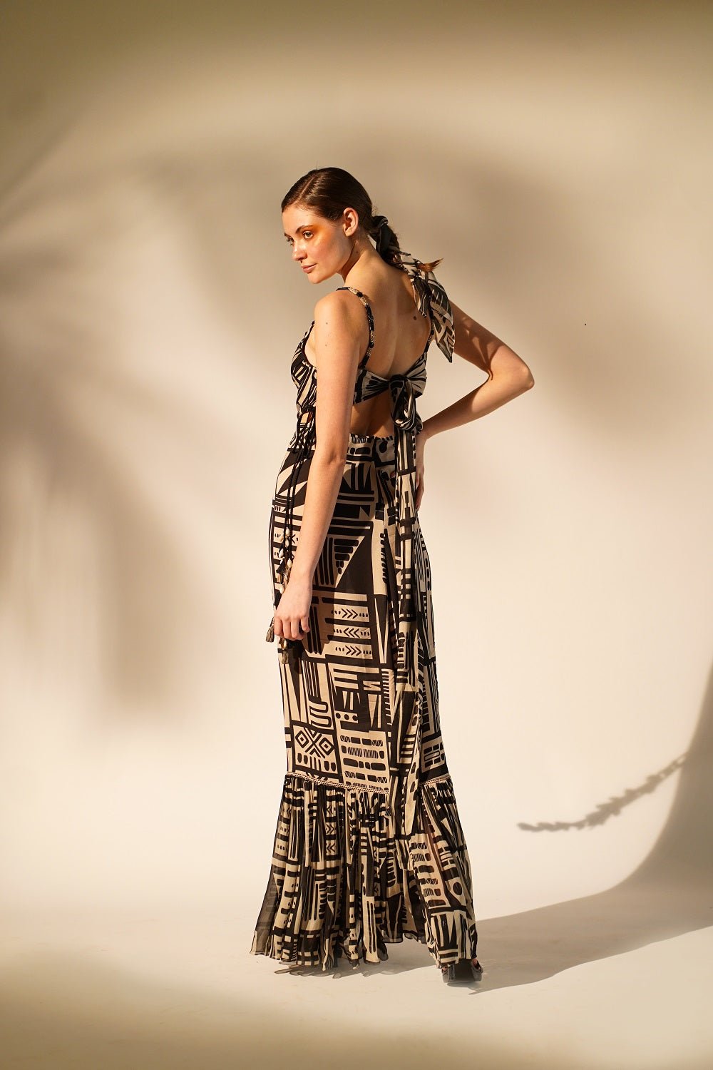 Elegant White Abstract Print Dress for Women - Stylish Party & Casual Wear - Perfect for Dates, Office & Summer Outings