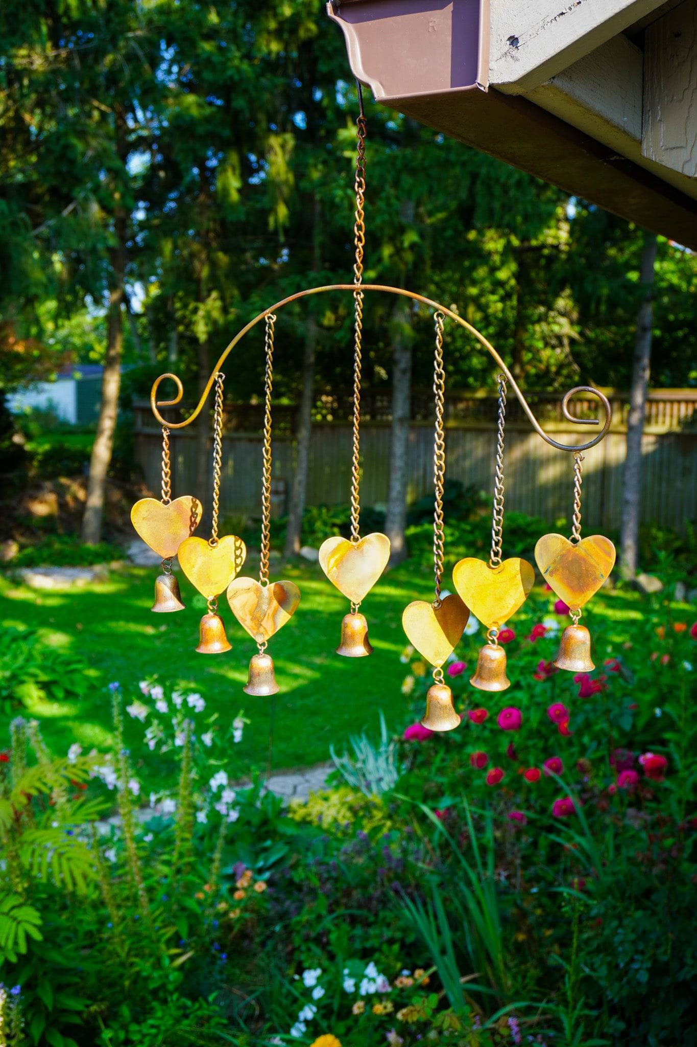 Hearts Wind Chime - Elegant Outdoor Garden Decor with Melodic Tones for Patio, Porch, and Backyard Relaxation