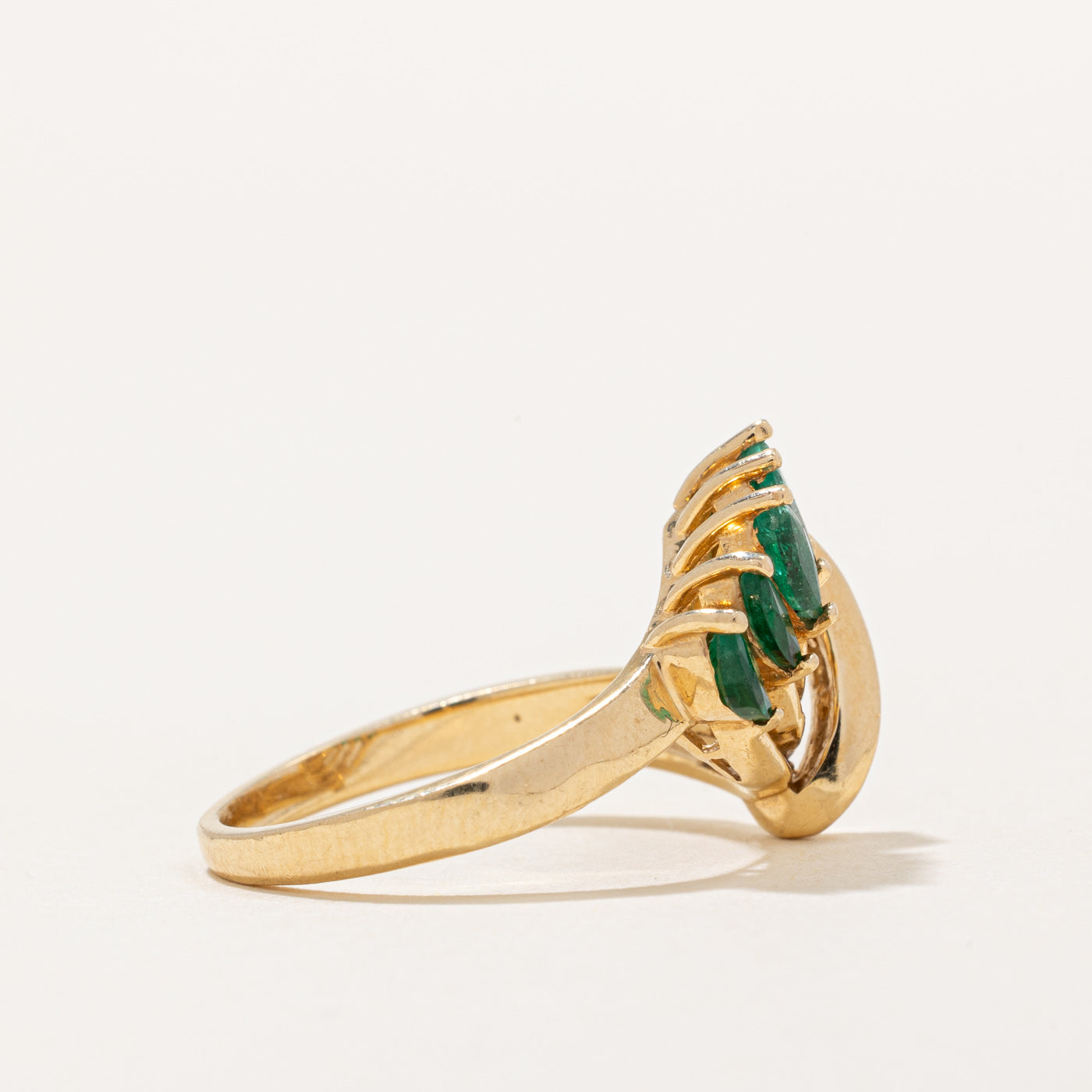 Exquisite 0.30ctw Emerald & Diamond Cocktail Ring (0.11ctw Diamonds) - Size 6.25 - Elegant Jewelry for Women - Perfect for Evening Parties, Weddings & Special Occasions