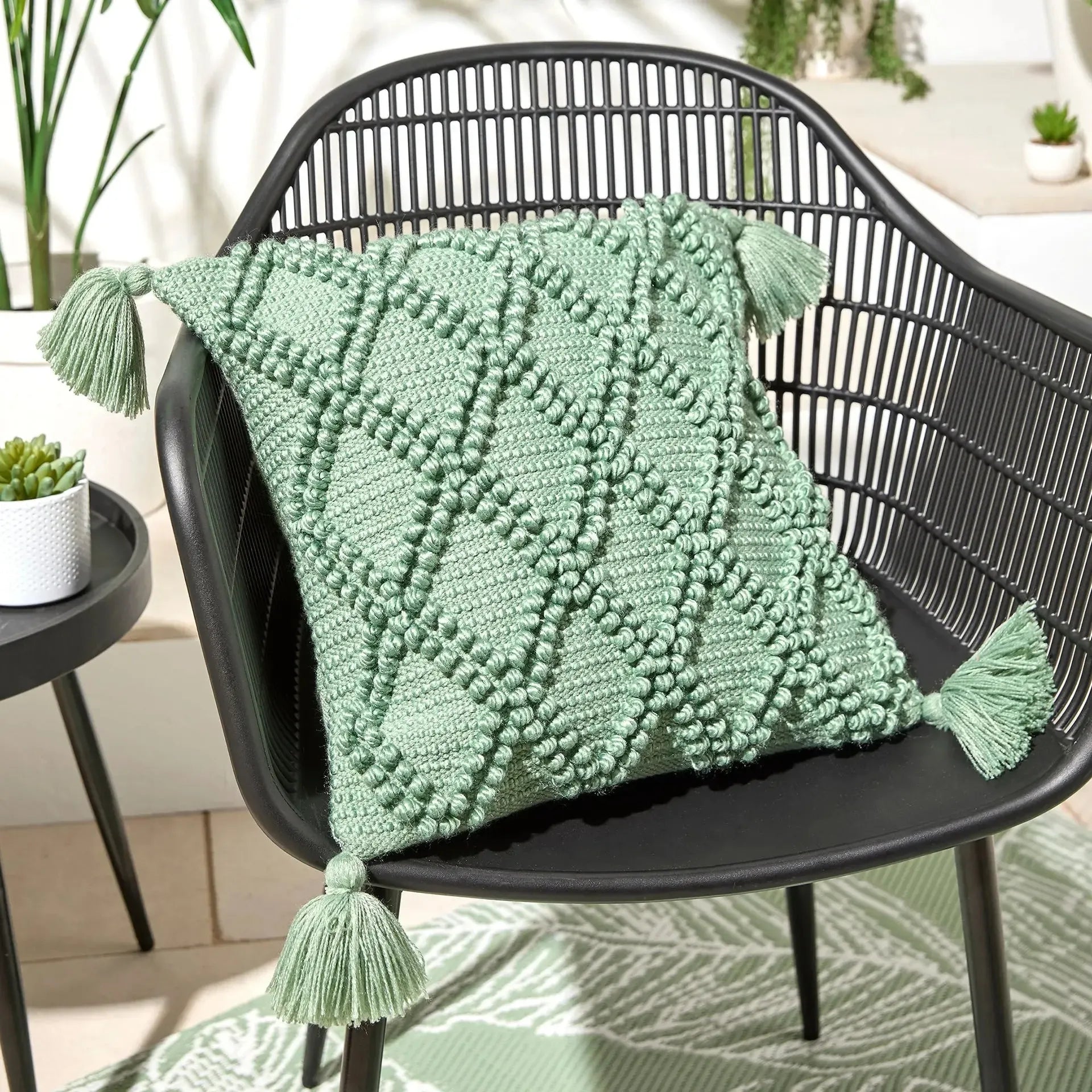 Premium Drift Home Alda Outdoor Cushion - Waterproof & UV Resistant Green Patio Cushion for Garden, Poolside & Deck Furniture - Comfortable Outdoor Seat Cushion for Lounge Chairs, Sofas & Benches