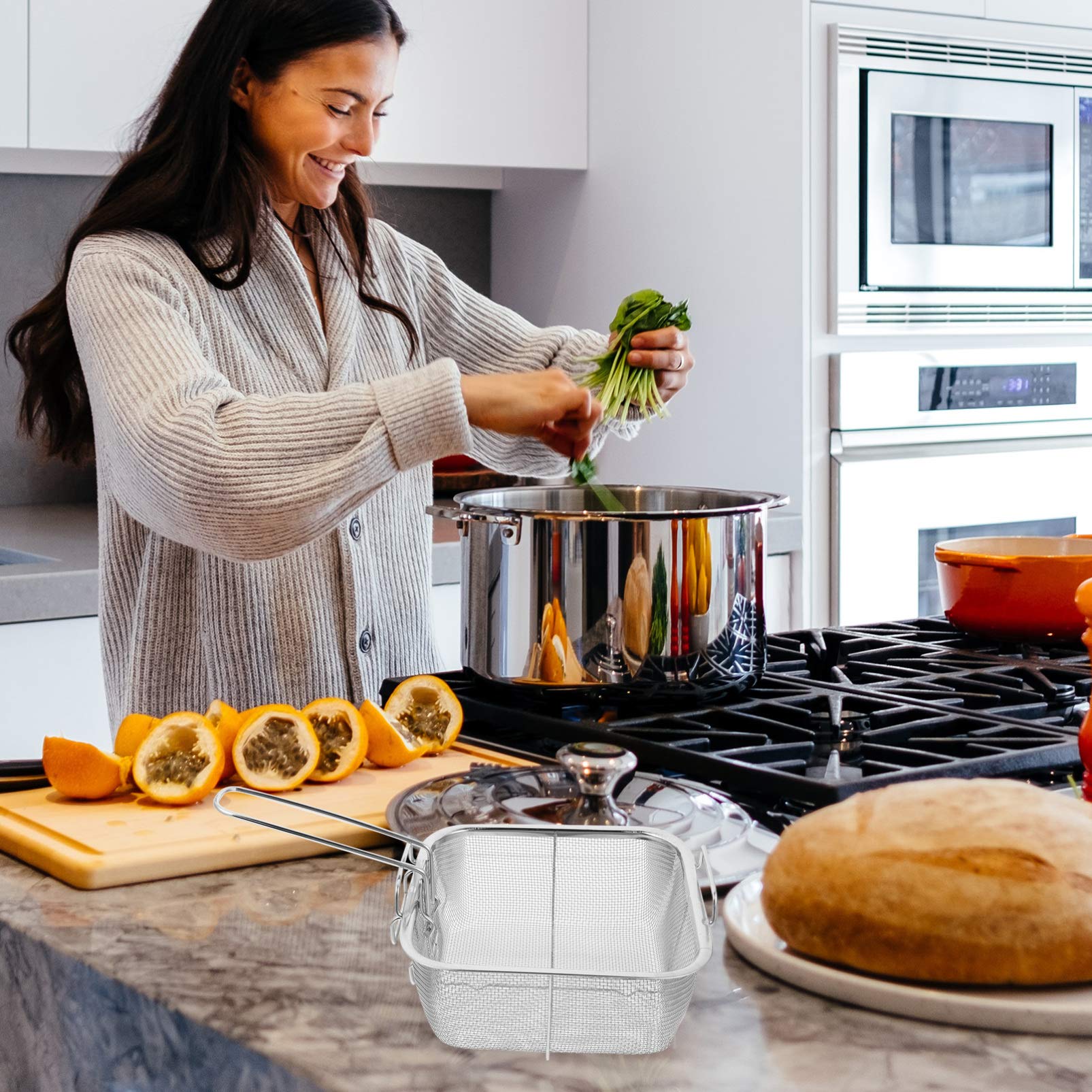 DOITOOL Stainless Steel Deep Fry Basket - Round Wire Mesh French Fry Basket with Folding Handle for Kitchen, Perfect for Frying Chips, Chicken Wings, and Donuts - Ideal for Home Cooking and Restaurant Use