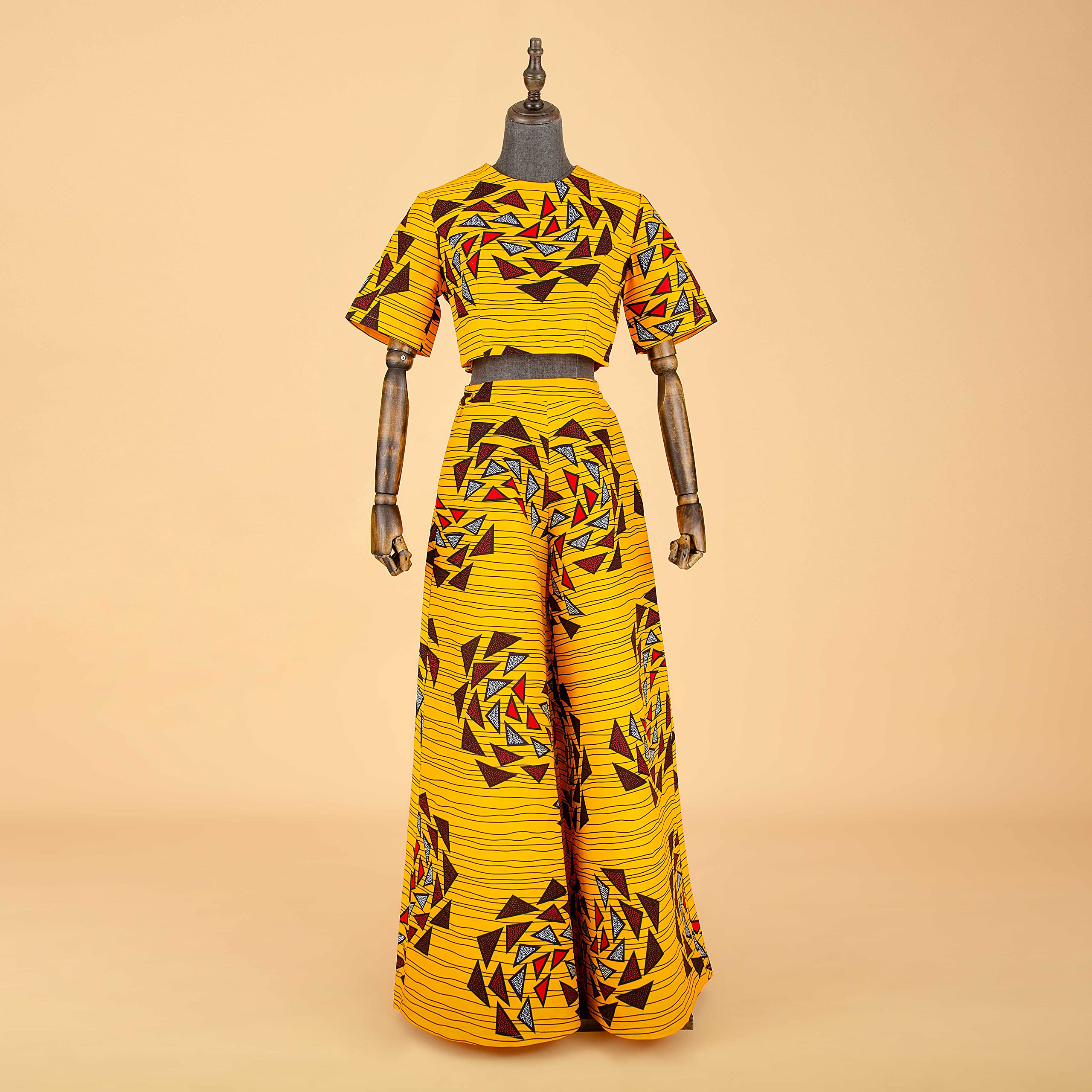 Stylish African Dashiki 2-Piece Outfit for Women - Short Sleeve Crop Top & Pants Set | Plus Size Casual Tracksuit | Perfect for Cultural Events, Parties & Everyday Wear