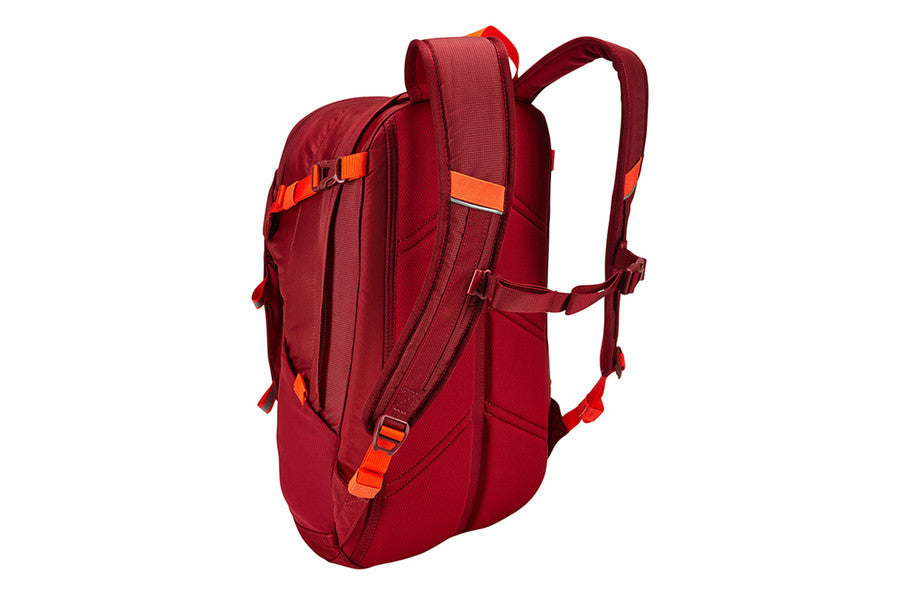 Thule EnRoute Triumph 2 Daypack - Lightweight Hiking Backpack for Men & Women, 20L Water-Resistant Travel Backpack with Laptop Sleeve - Perfect for Commuting, Hiking & Outdoor Adventures