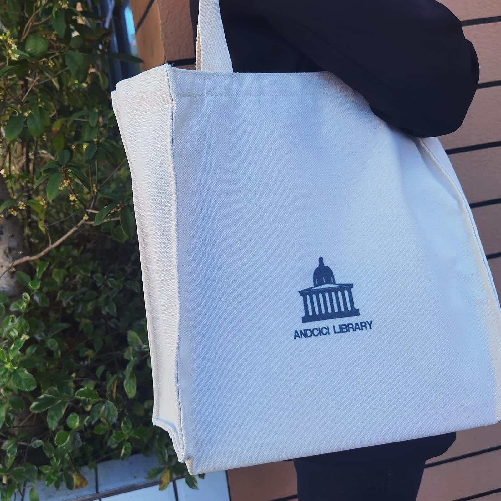 Stylish BROADREAM Canvas Tote Bag with Zipper Closure & Interior Pockets - Fashionable Shoulder Bag for Women, Perfect for Shopping, Beach, Work & Travel