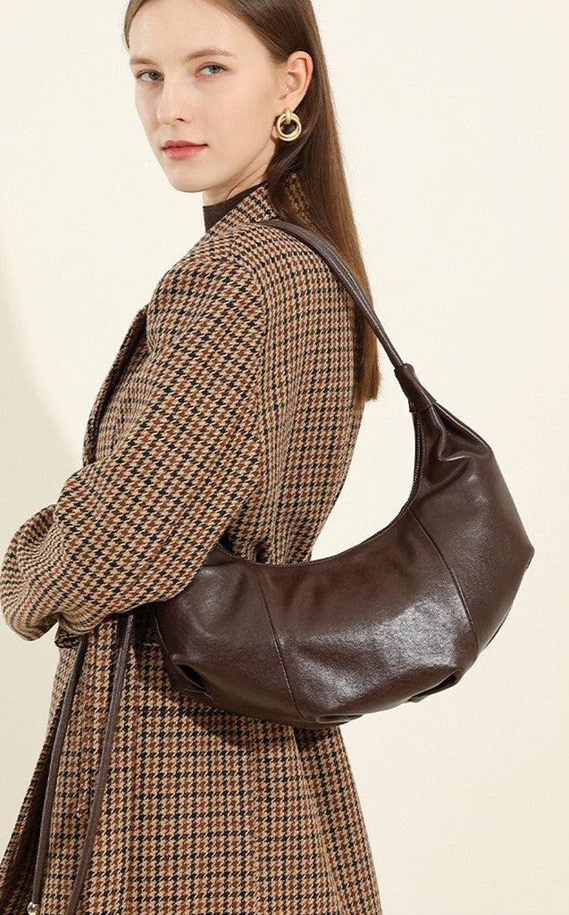 Stylish Women's Curved Shoulder Bag - Fashionable Crossbody Purse for Daily Use, Work & Travel | Trendy Handbag for Outfits & Accessories