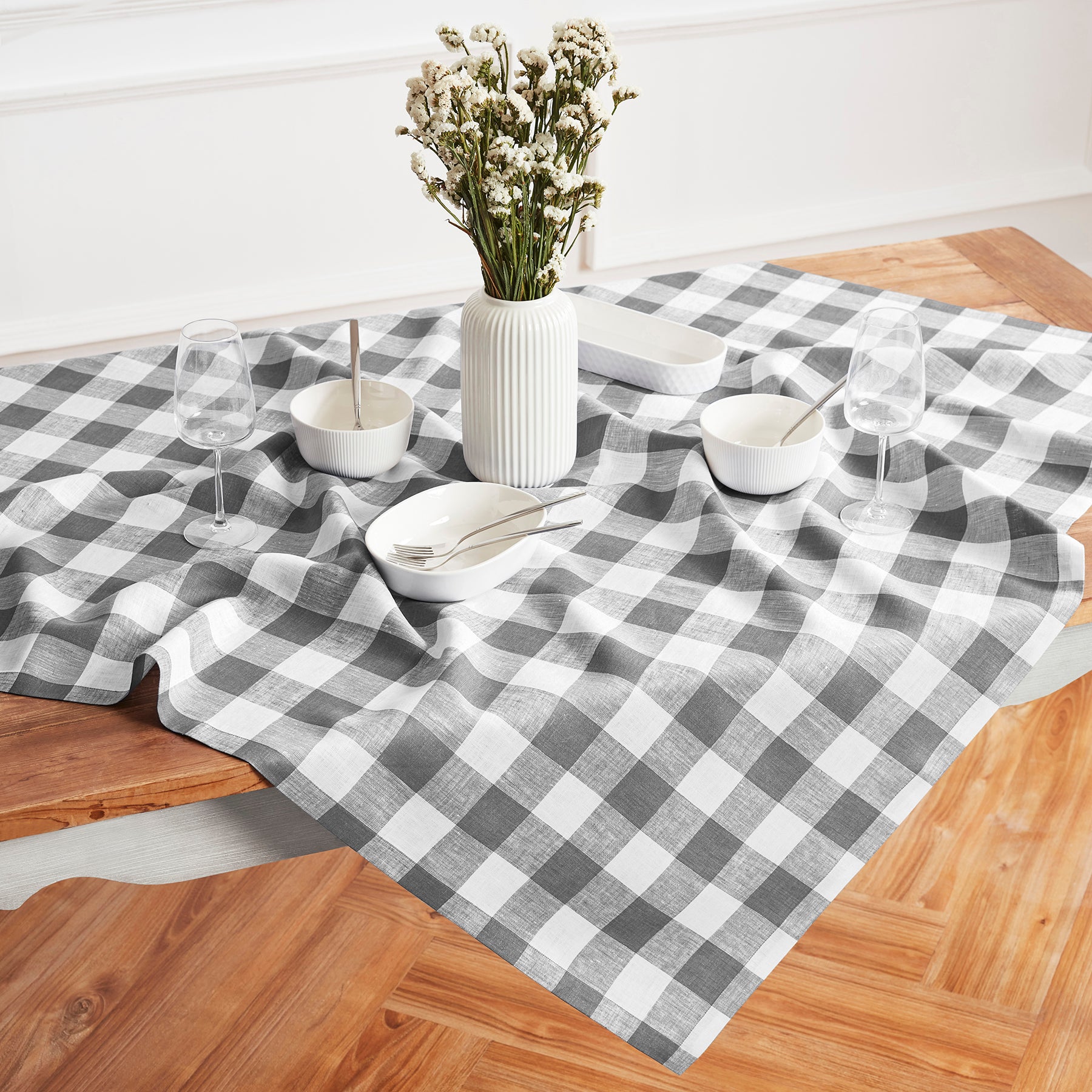 Buffalo Check Table Throw - Soft and Durable Plaid Table Cover for Kitchen, Dining Room, and Picnic - Perfect for Holiday Decor and Outdoor Gatherings