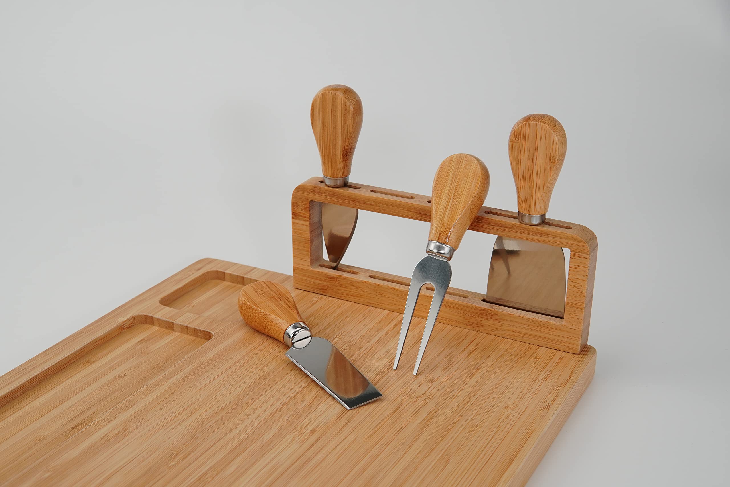 Premium Bamboo Cheese Board and Knife Set - Charcuterie Serving Platter with 4 Stainless Steel Knives - Perfect for Wine Pairings, Entertaining Guests, and Holiday Gifts - Ideal for Cheese Lovers, Dinner Parties, and Charcuterie Displays