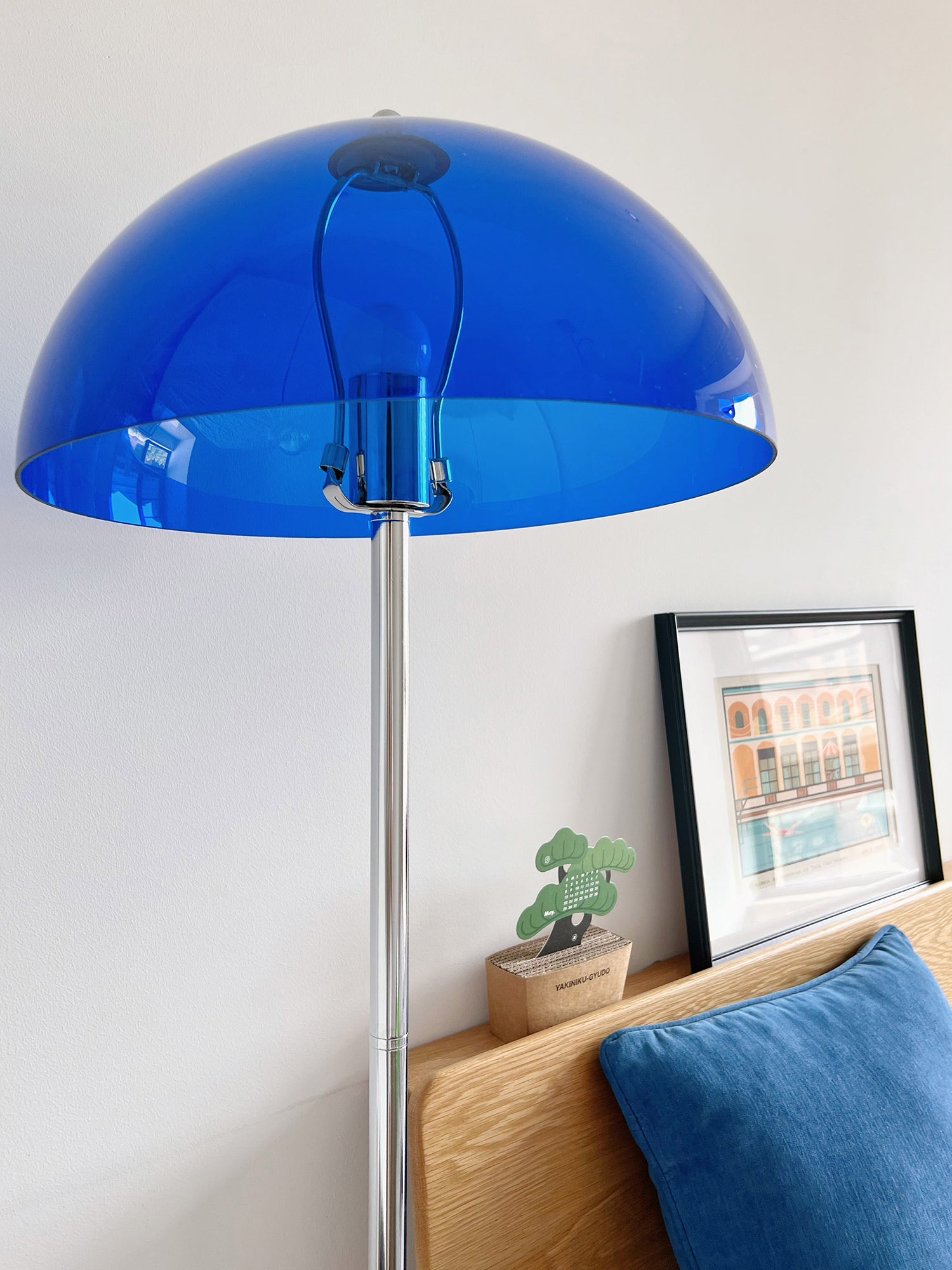Modern Acrylic Mushroom Floor Lamp - Dimmable LED Standing Light for Living Room, Bedroom & Office - Soft Ambient Lighting for Home Decor & Relaxation