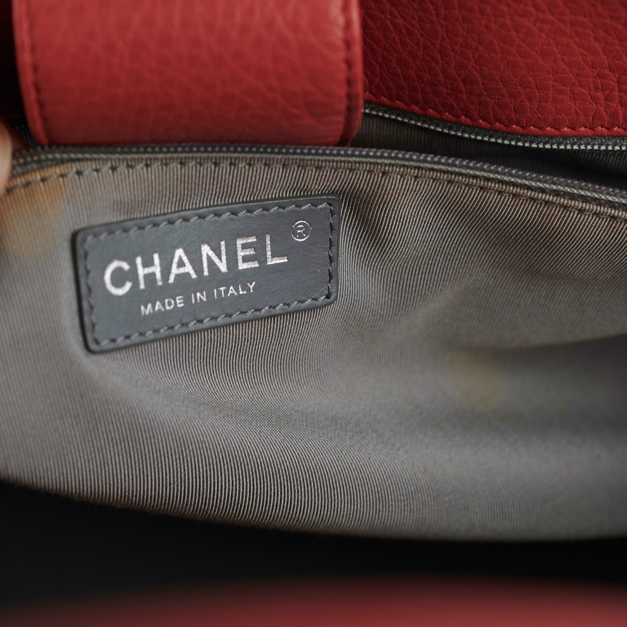Chanel Medium Cerf Tote Bag in Coral Pink Calfskin Leather - Luxury Designer Handbag for Women, Perfect for Work, Travel & Everyday Use