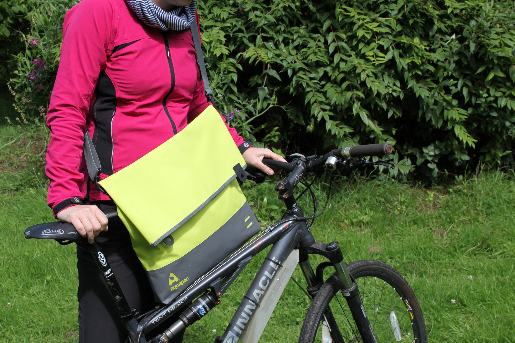 Aquapac Unisex Trailproof Waterproof Tote Bag - Lightweight & Durable for Hiking, Travel, and Outdoor Adventures